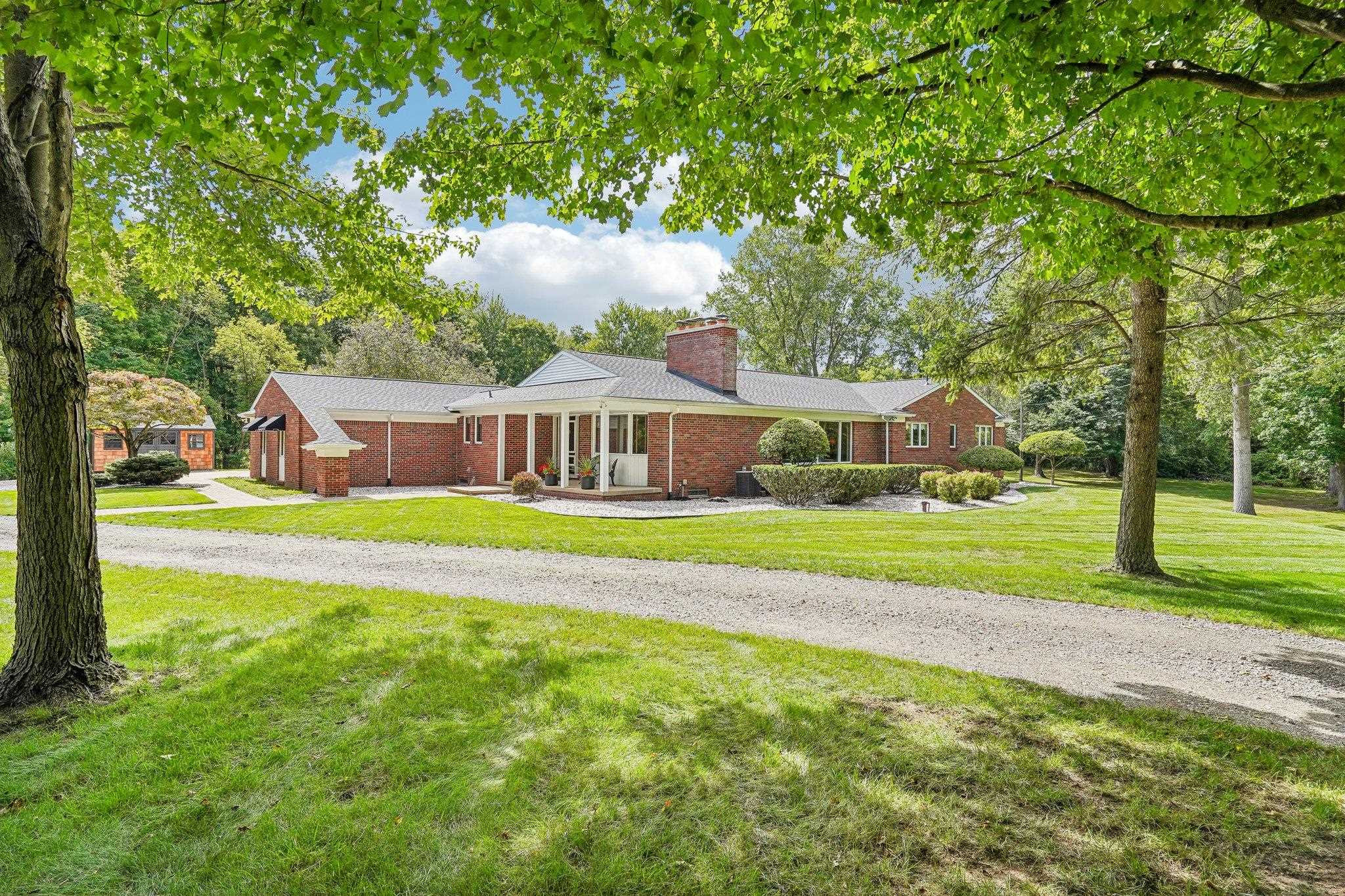 Property photo for 890 E Romeo Road, MI