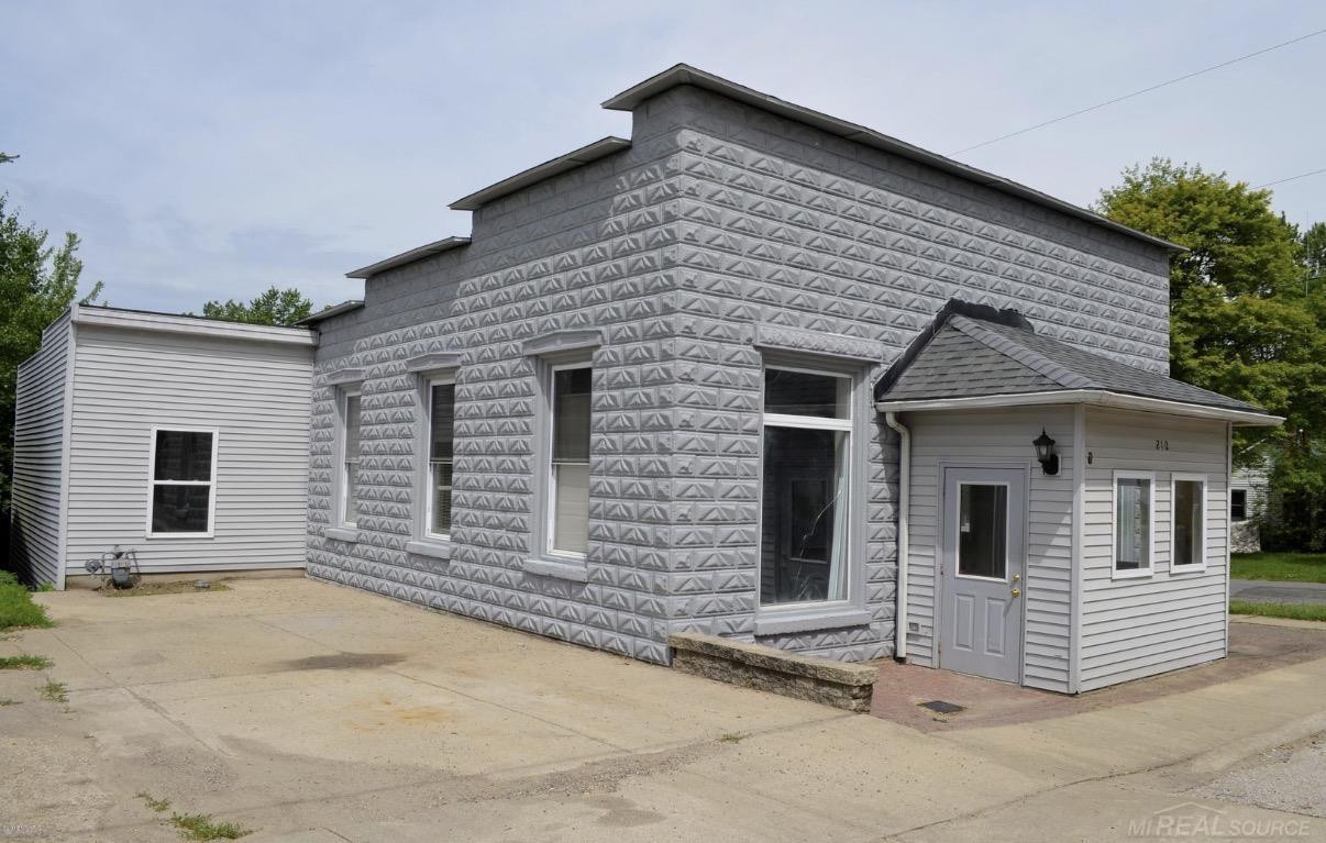 210 N Van Buren Street, Bloomingdale, MI 49026