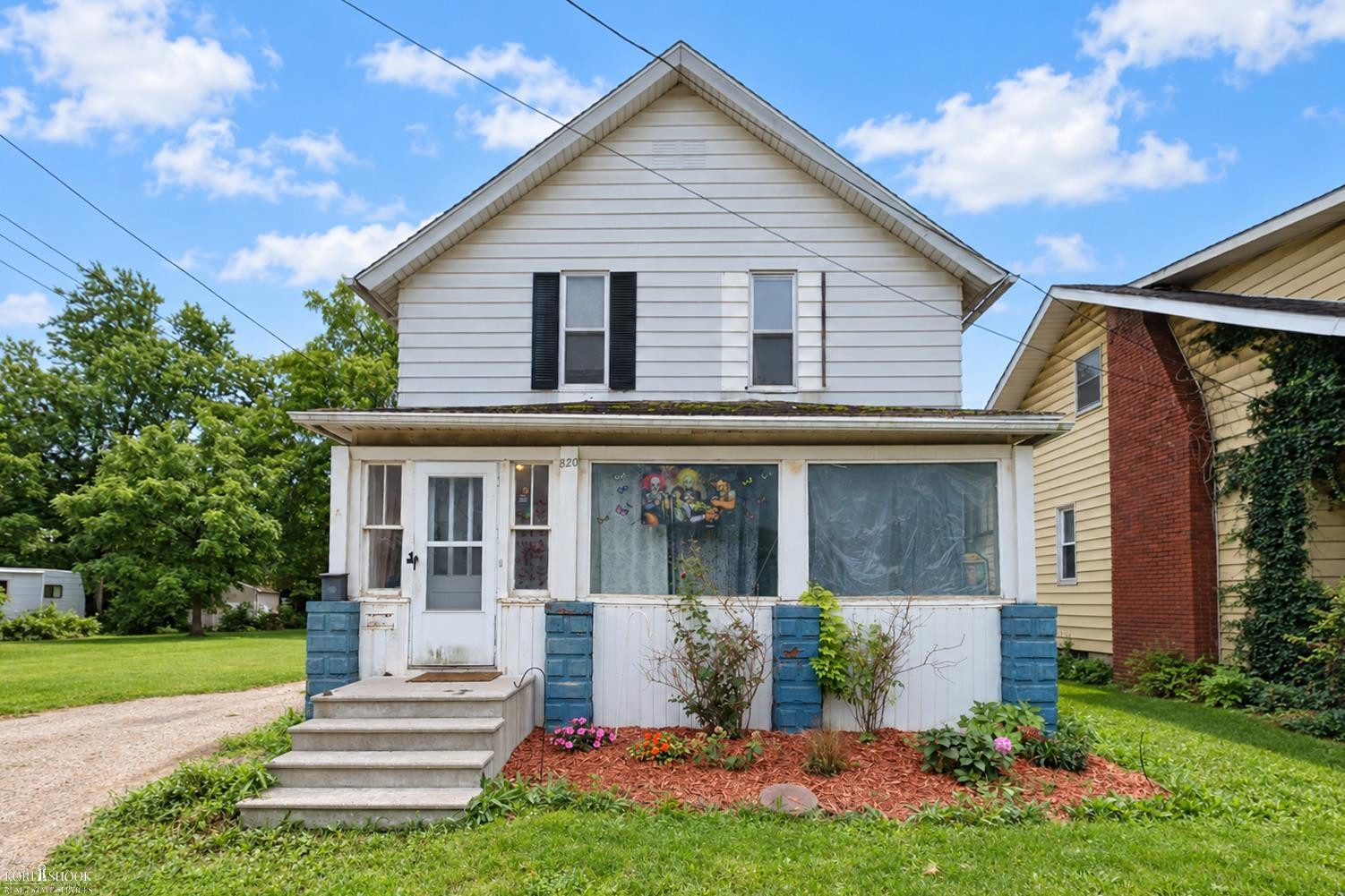 820 E Main Street, Owosso, MI 48867