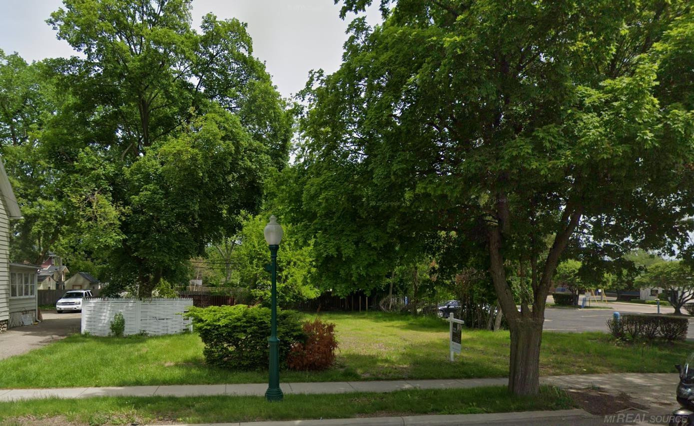 510 W University Drive, Rochester, MI 48307