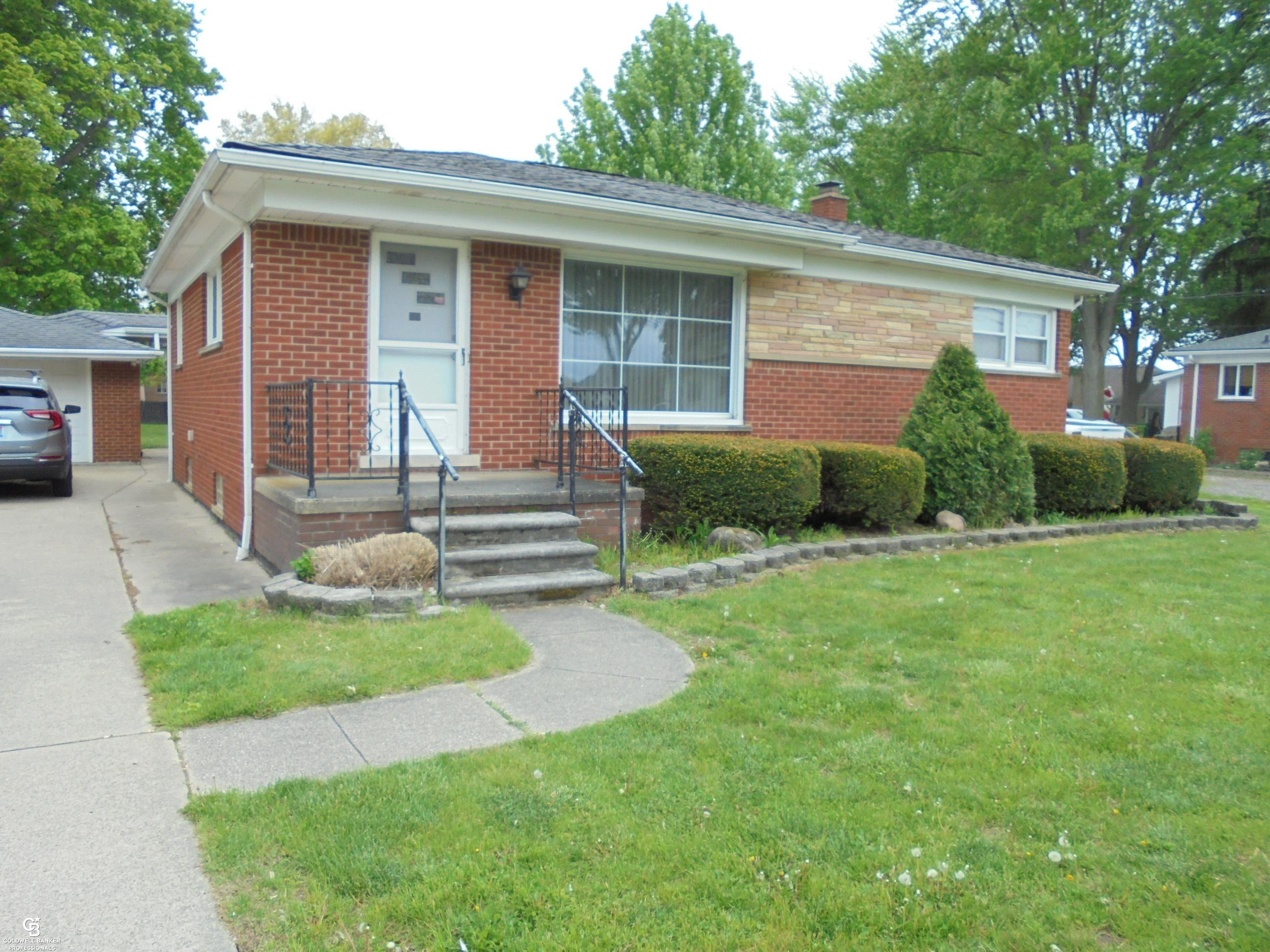 18138 22 Mile Road, Macomb, MI 48044