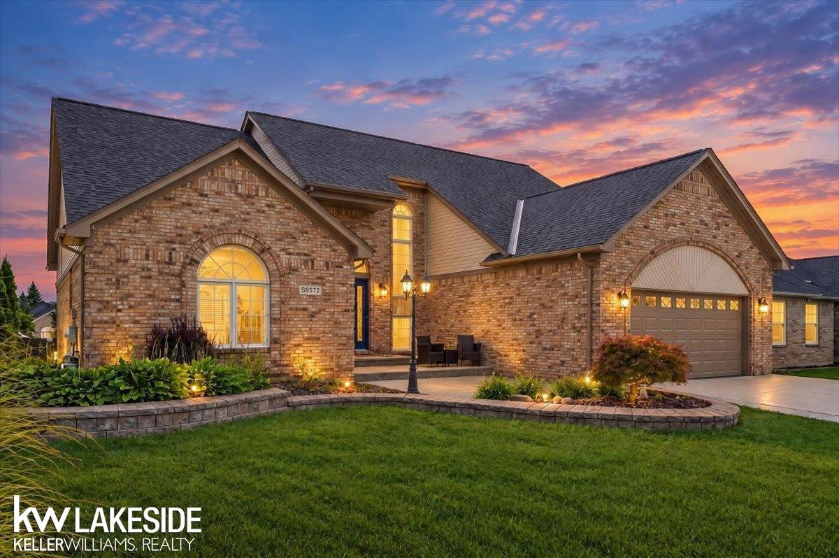 53572 Villa Rosa Drive, Macomb, MI 48042