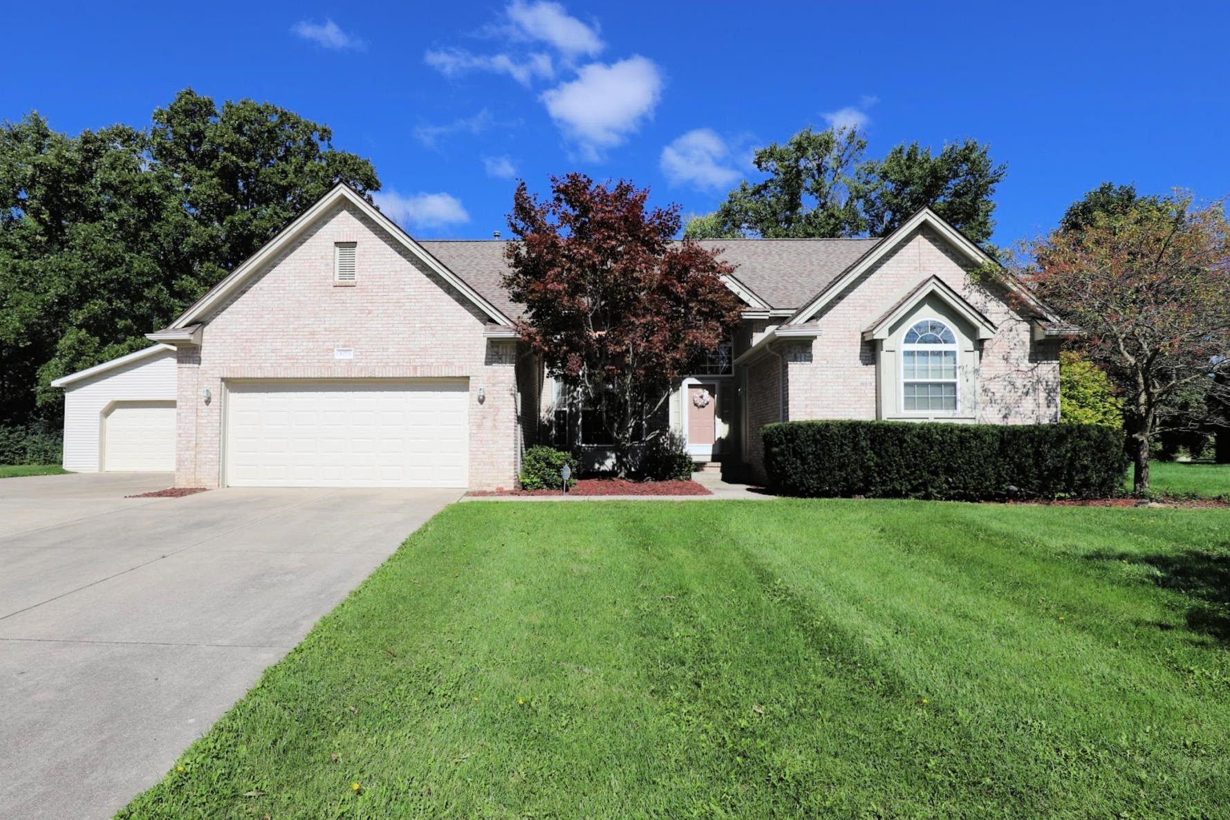 5273 Sequoia Court, Grand Blanc, MI 48439