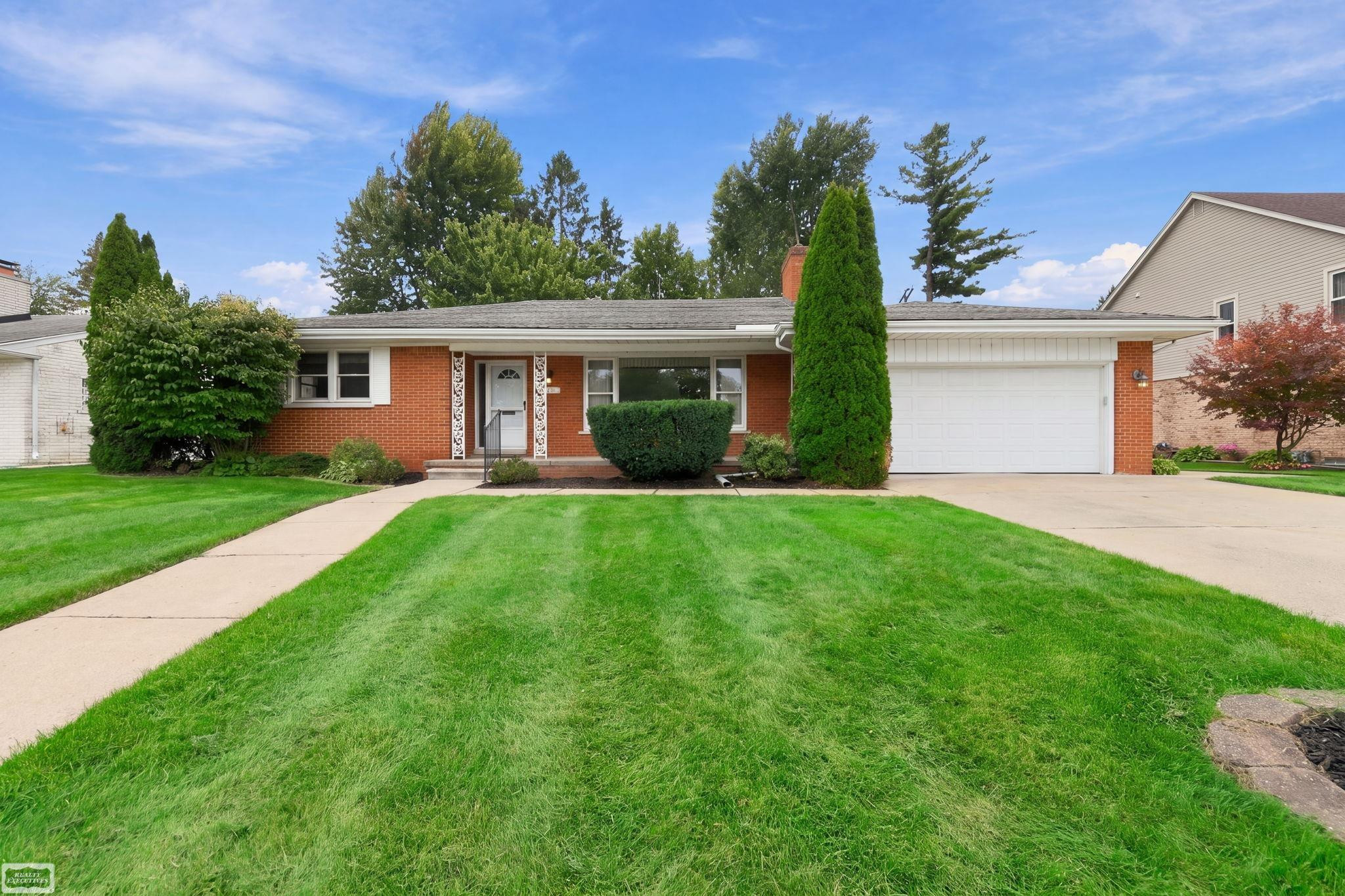 25445 Graceland Circle, Dearborn Heights, MI 48125