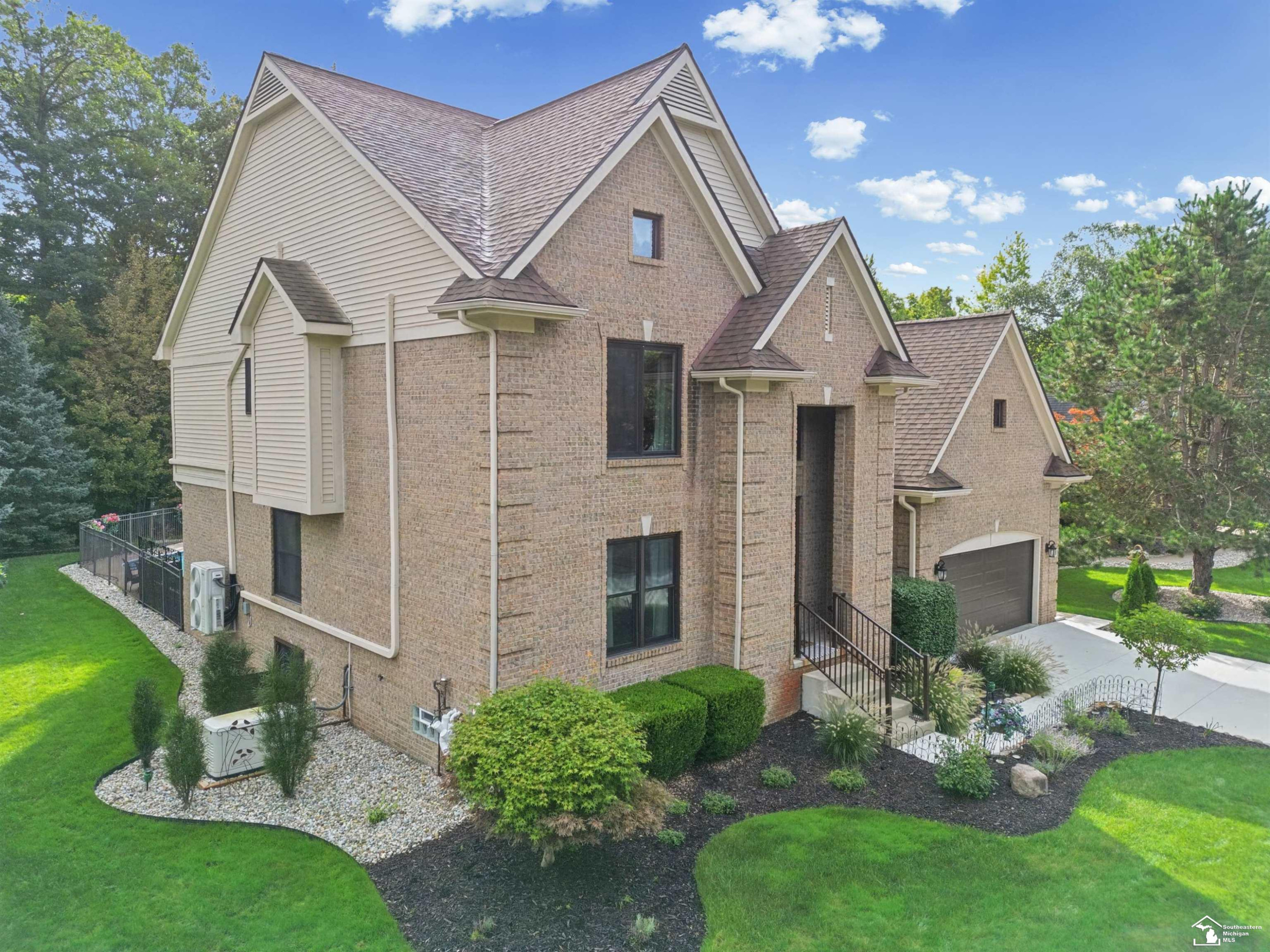 42565 White Hart Street - Photo 4