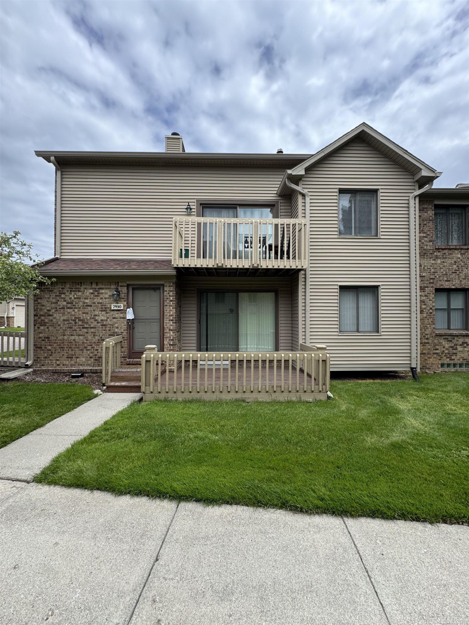 7930 Woodingham Drive, West Bloomfield, MI