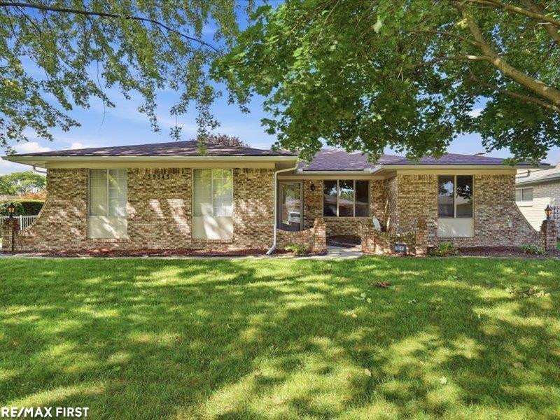 39543 Edgemont Drive, Sterling Heights, MI 48310