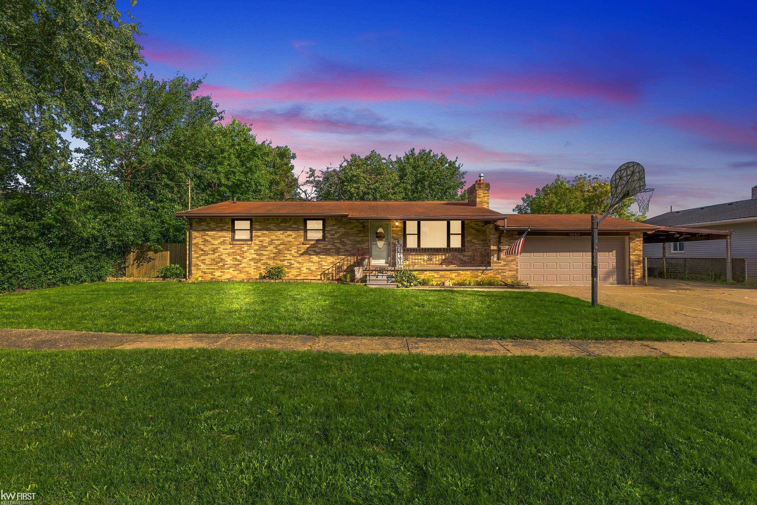 1459 Brady Avenue, Burton, MI 48529