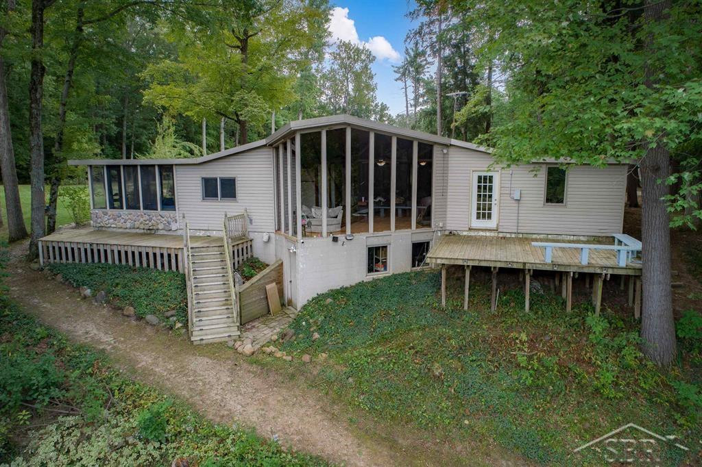 90 Wiley Lane, Midland, MI 48640