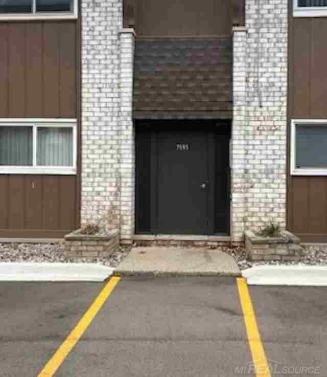 7595 Woodview Street, Unit 166 Bldg 12, Westland, MI