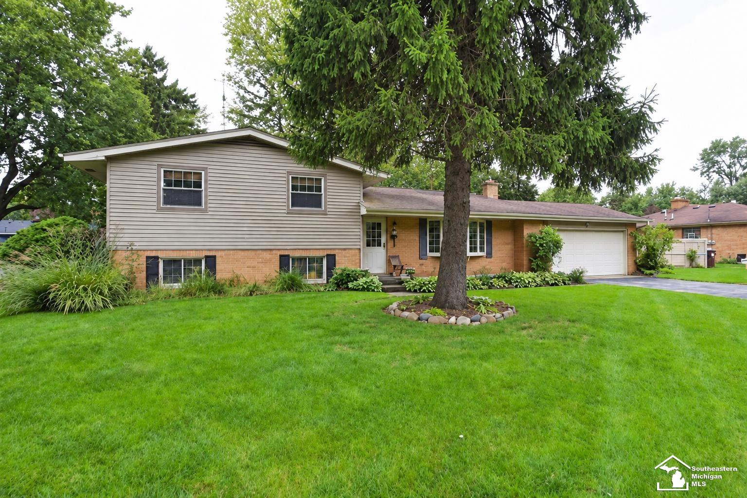 9121 Clover Drive, Temperance, MI 48182