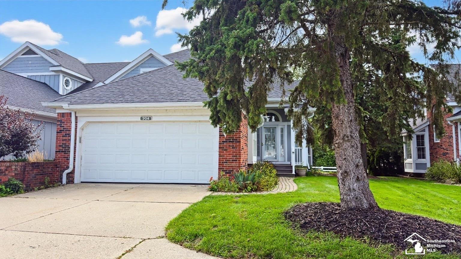204 Meadowlands Court, Monroe, MI 48161