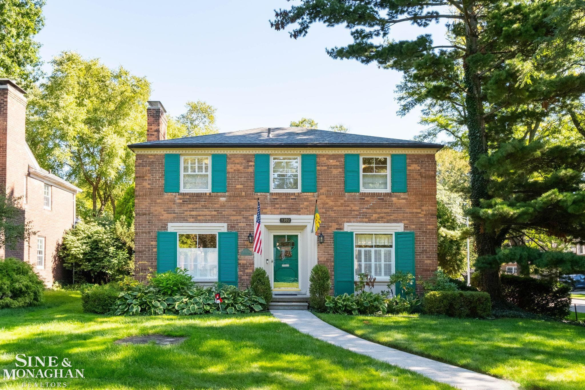 1302 Yorkshire Road, Grosse Pointe Park, MI 48230