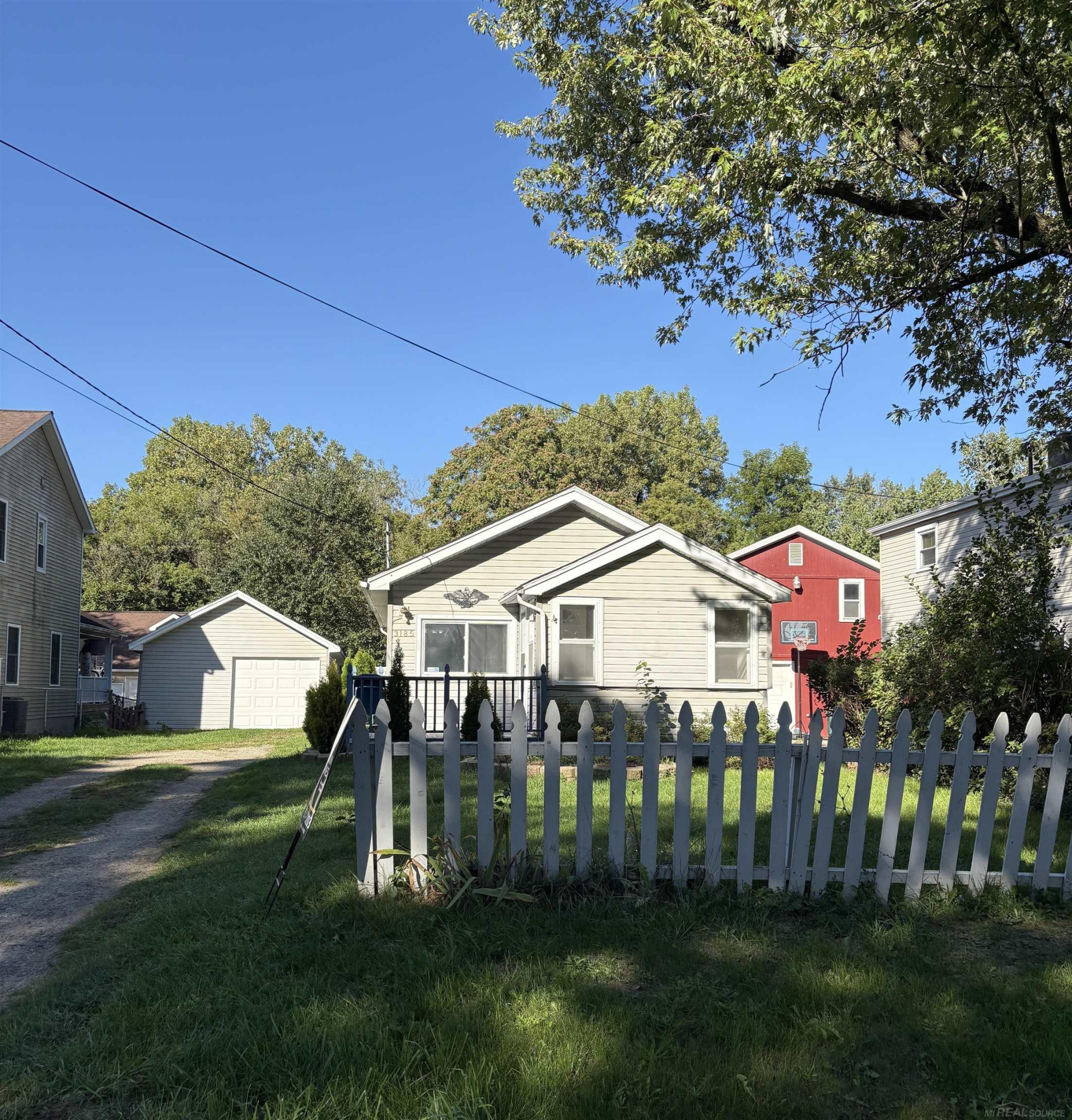 3185 Delaney Street, Flint, MI 48506