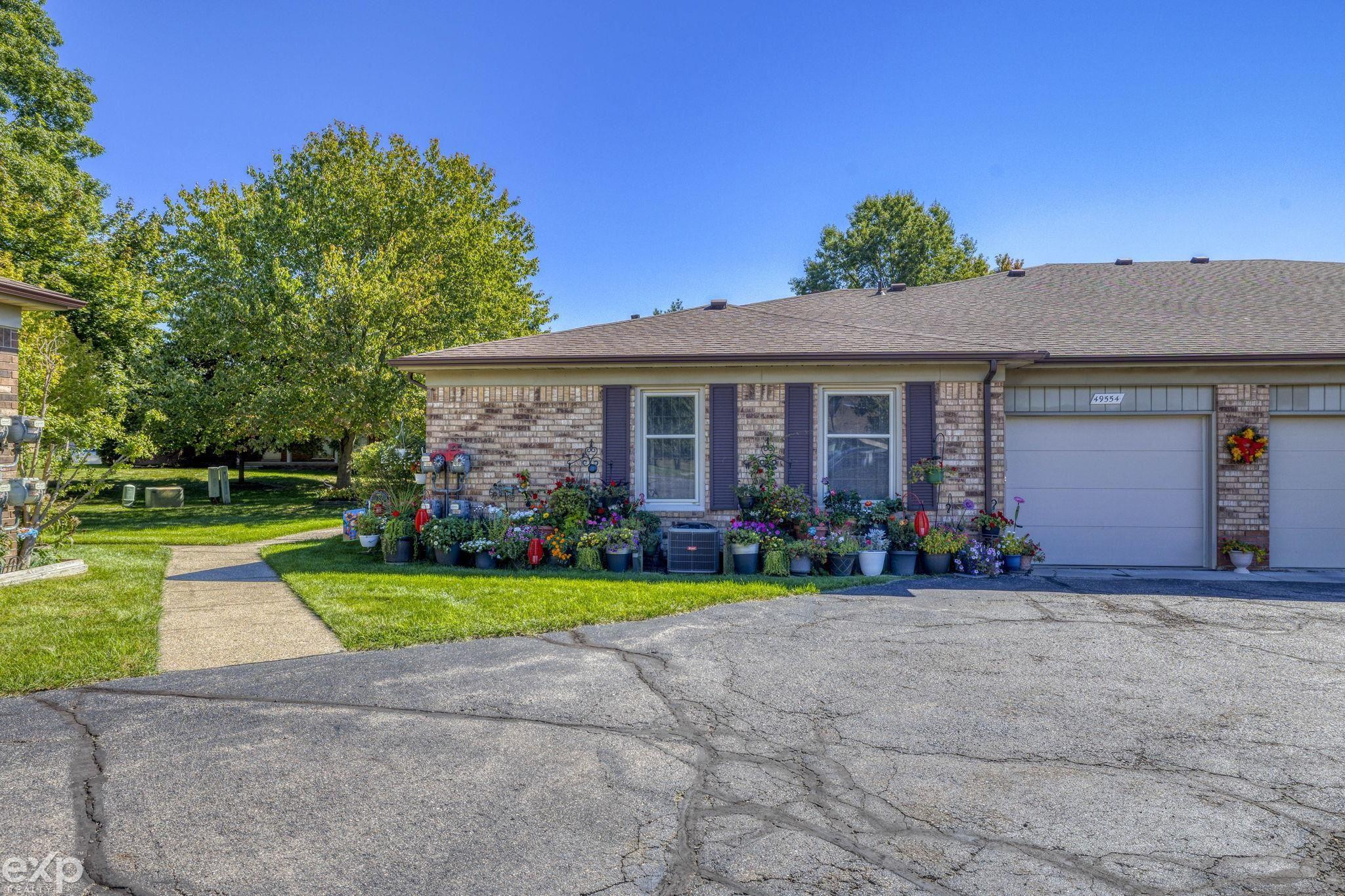 49554 Bishop Ct Court, 17, Shelby Twp, MI 48315