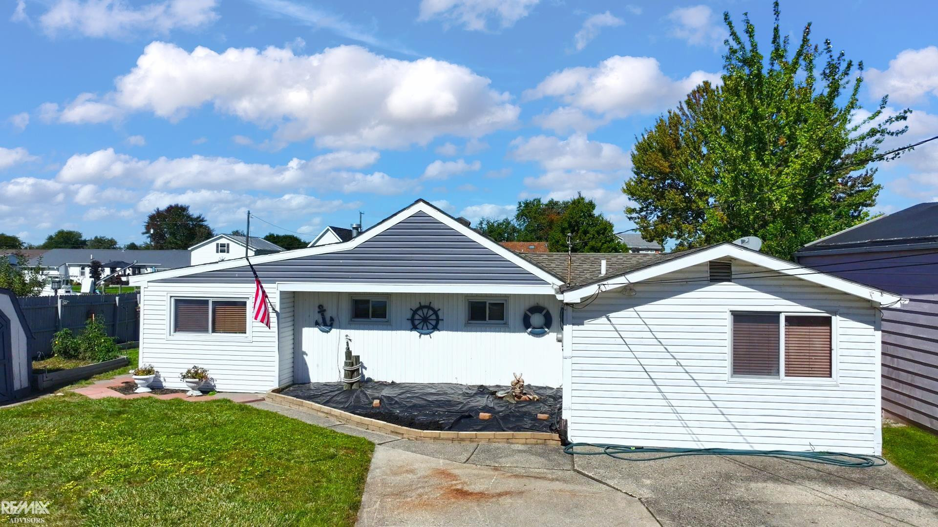 7248 Aqua Isle Drive, Algonac, MI 48001