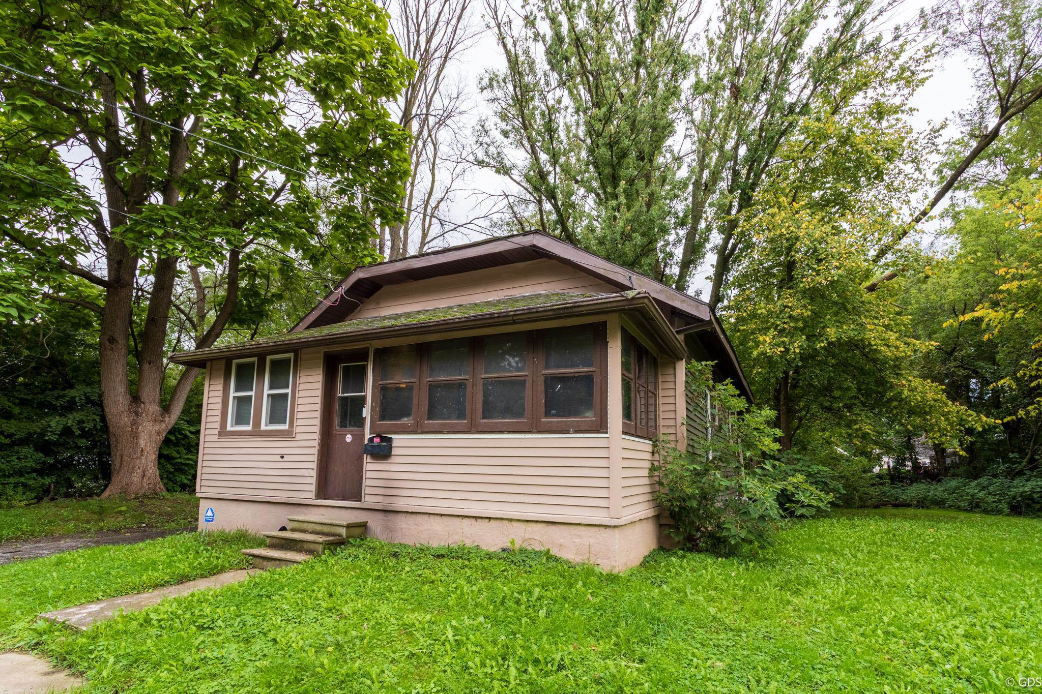 635 Simcoe Avenue, Flint, MI 48507
