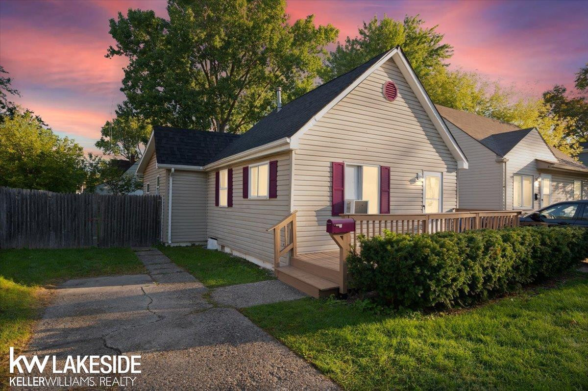 8439 Continental Avenue, Warren, MI 48089