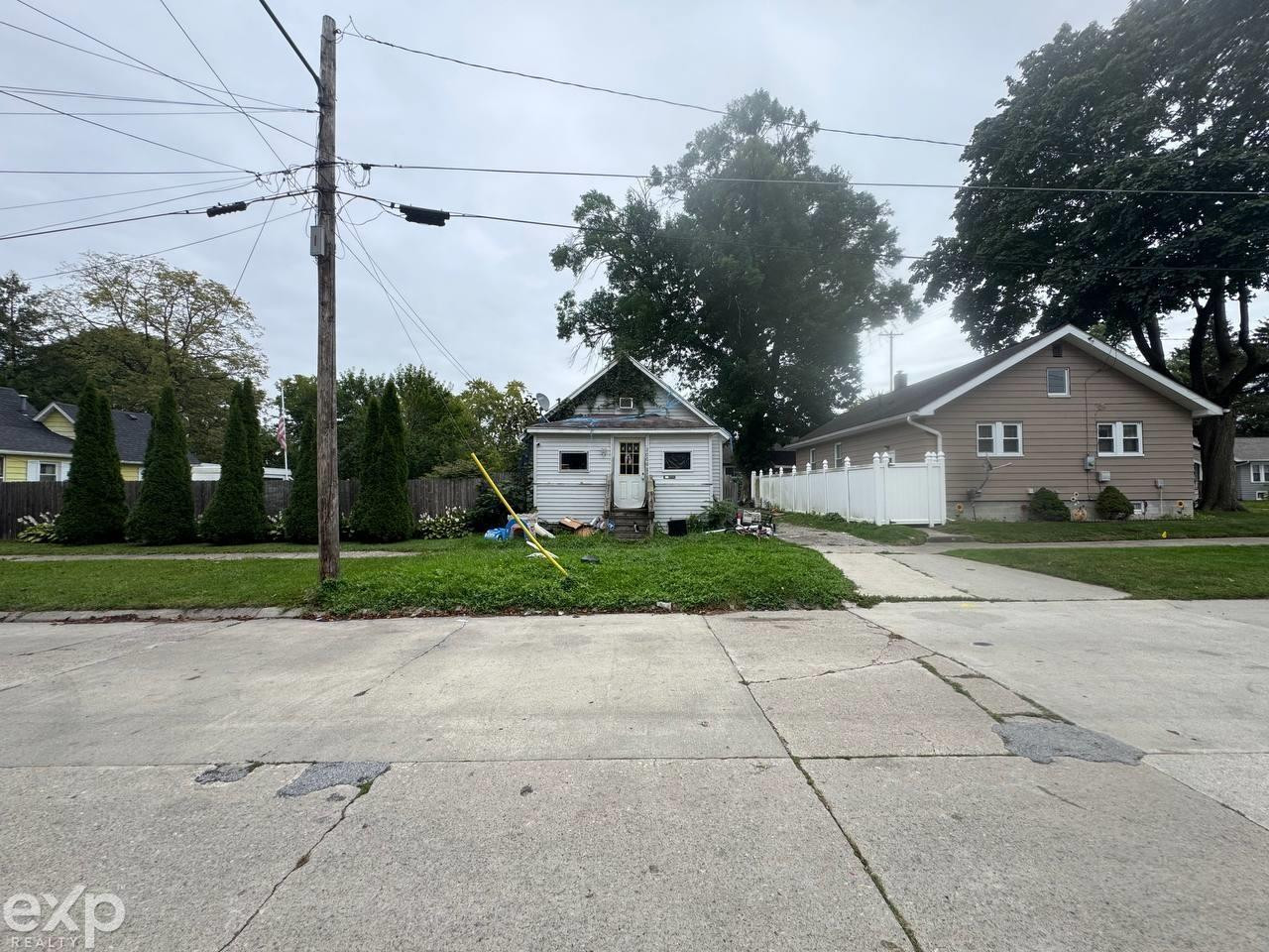 2006 Mershon Street, Saginaw, MI 48602