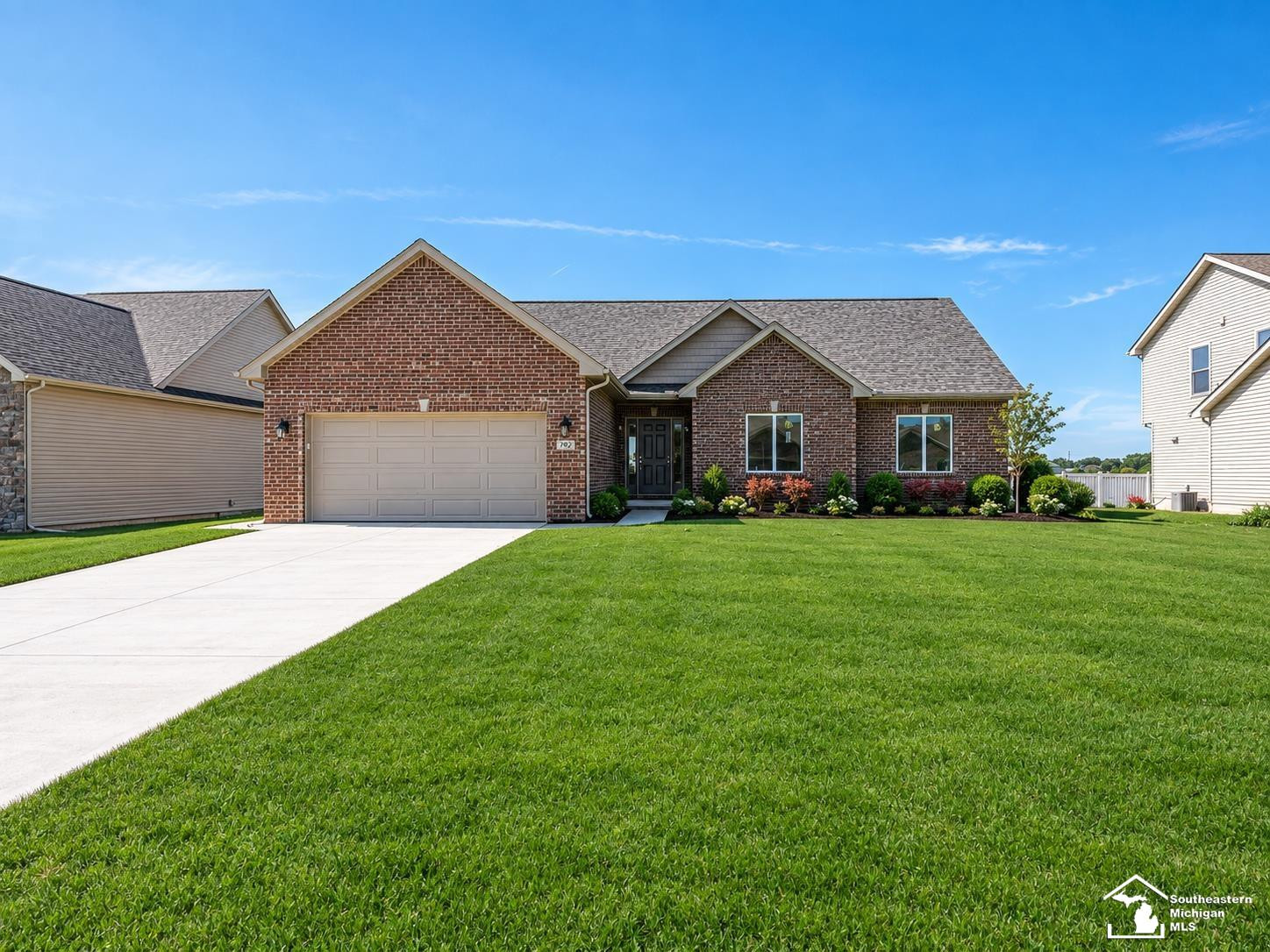792 E Sweet Briar Lane, Monroe, MI 48161