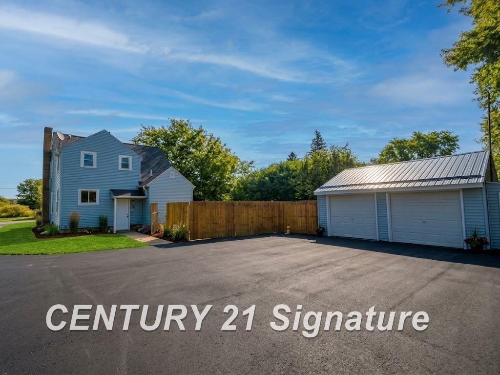 3244 S Center Road, Burton, MI 48519