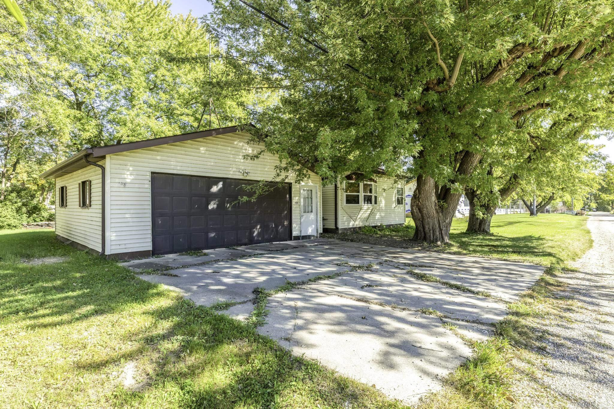 7271 Yale Road, Lexington, MI 48450