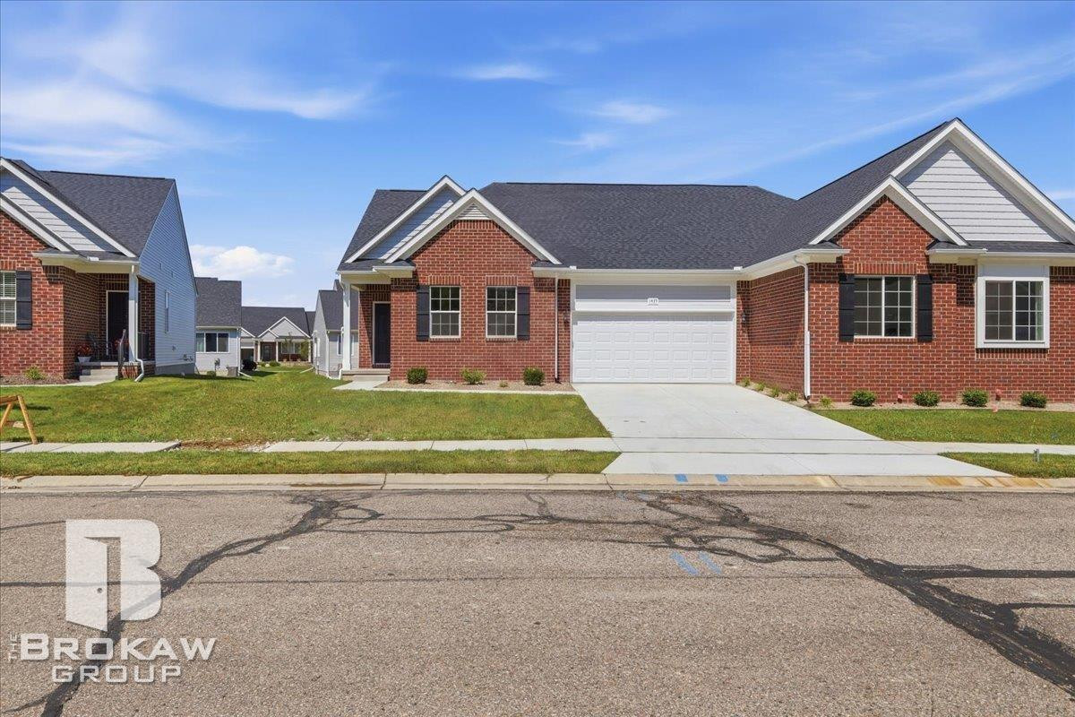 1435 Luxington Drive, Lapeer, MI 48446