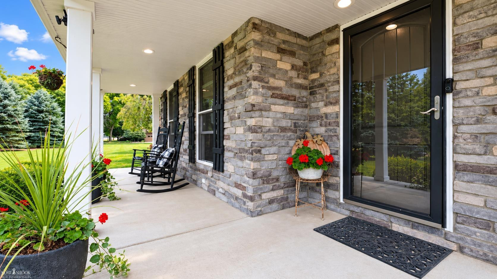 940 Marguerite Drive - Photo 4