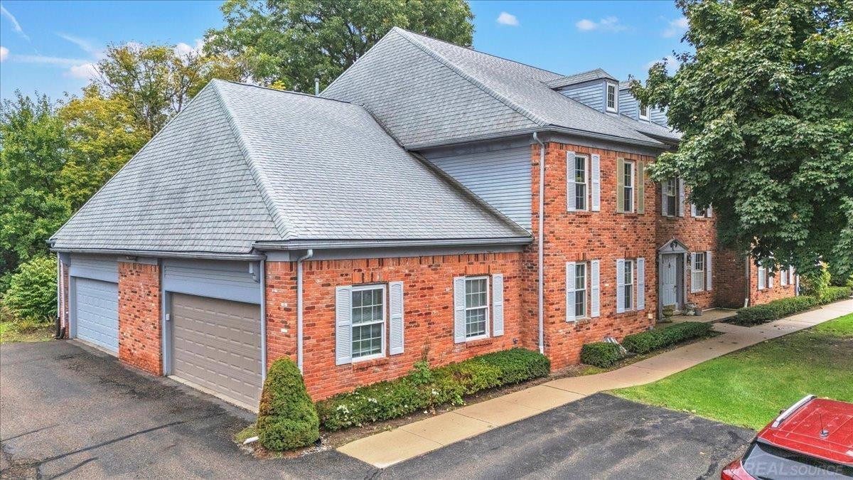 1625 Huntington Park, Rochester Hills, MI 48309