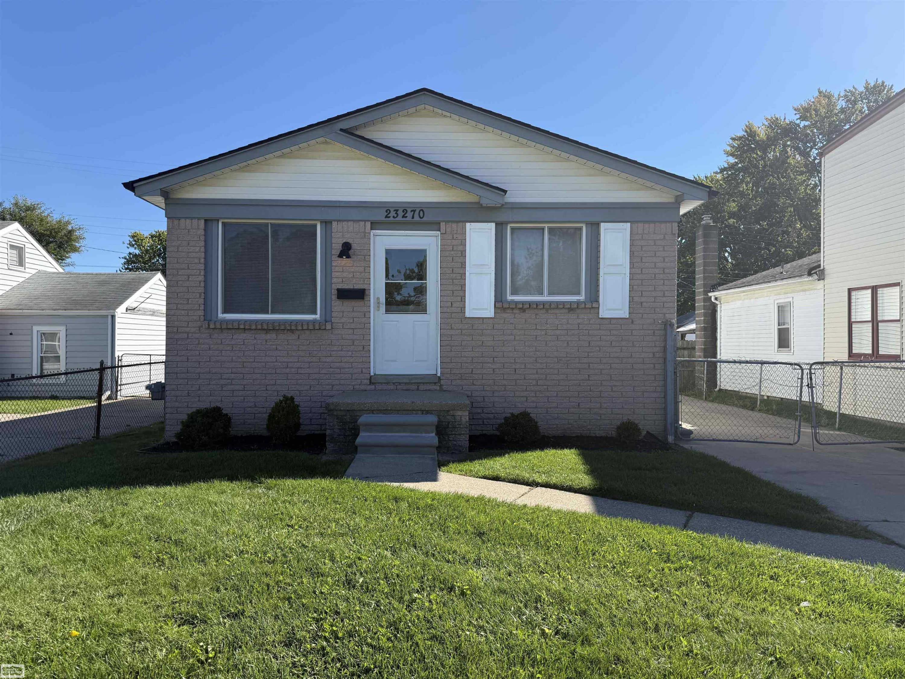 23270 Stewart Road, Warren, MI 48089