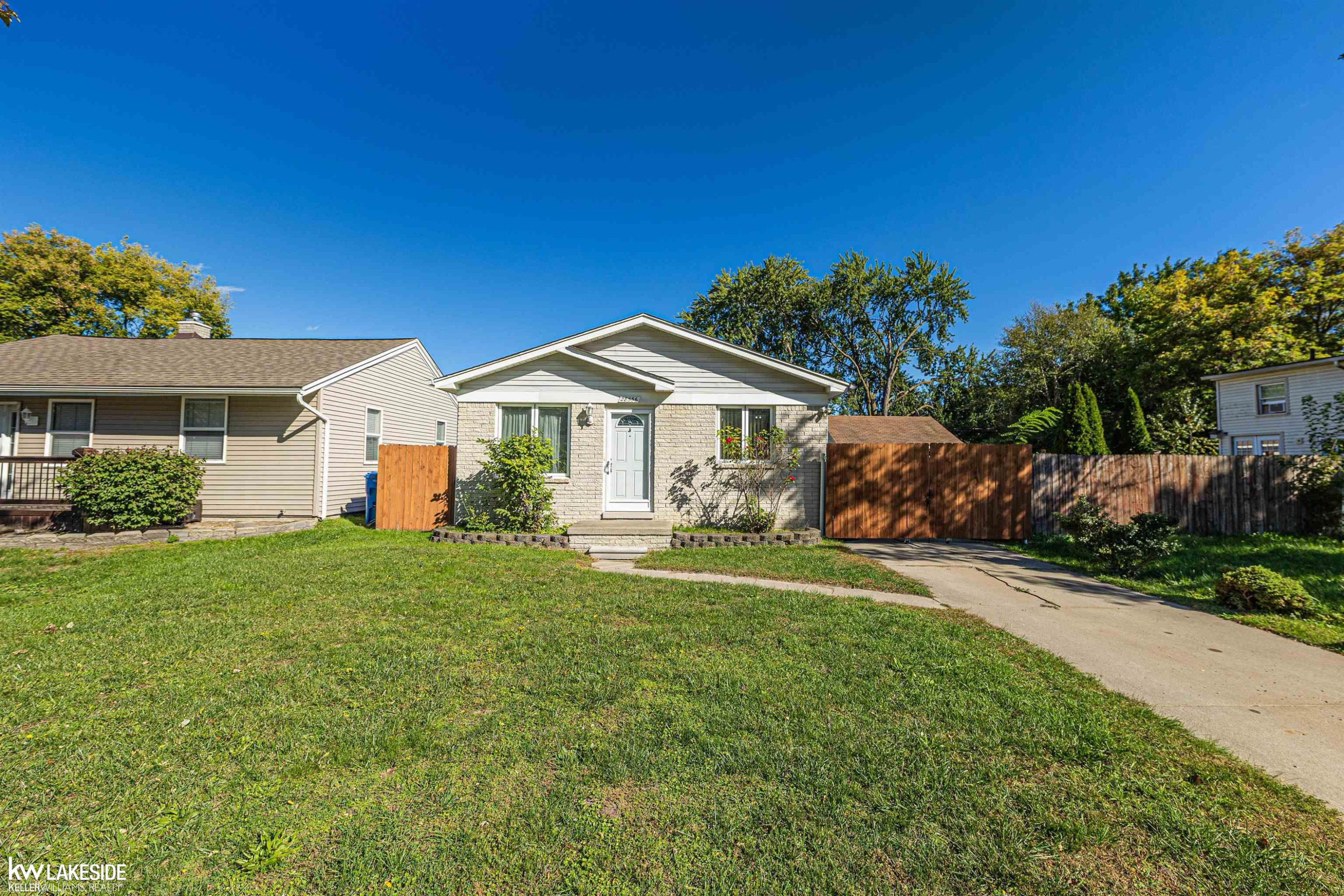 28556 Wexford Drive, Warren, MI 48092