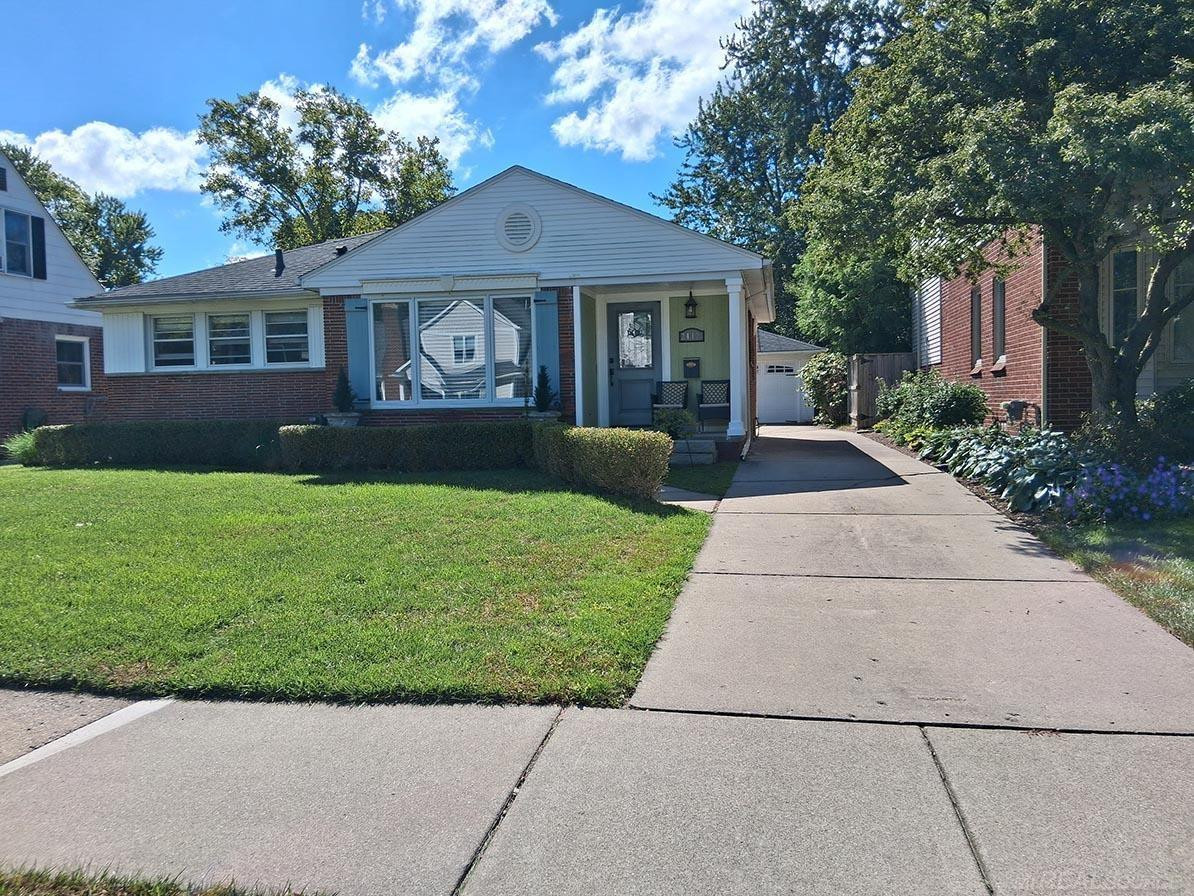 2412 Manchester Road, Birmingham, MI 48009
