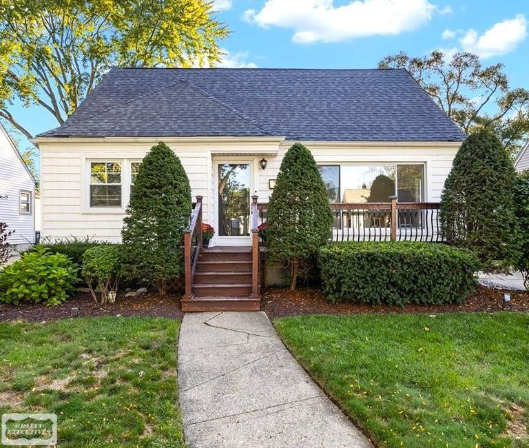 2060 Thomas Avenue, Berkley, MI 48072