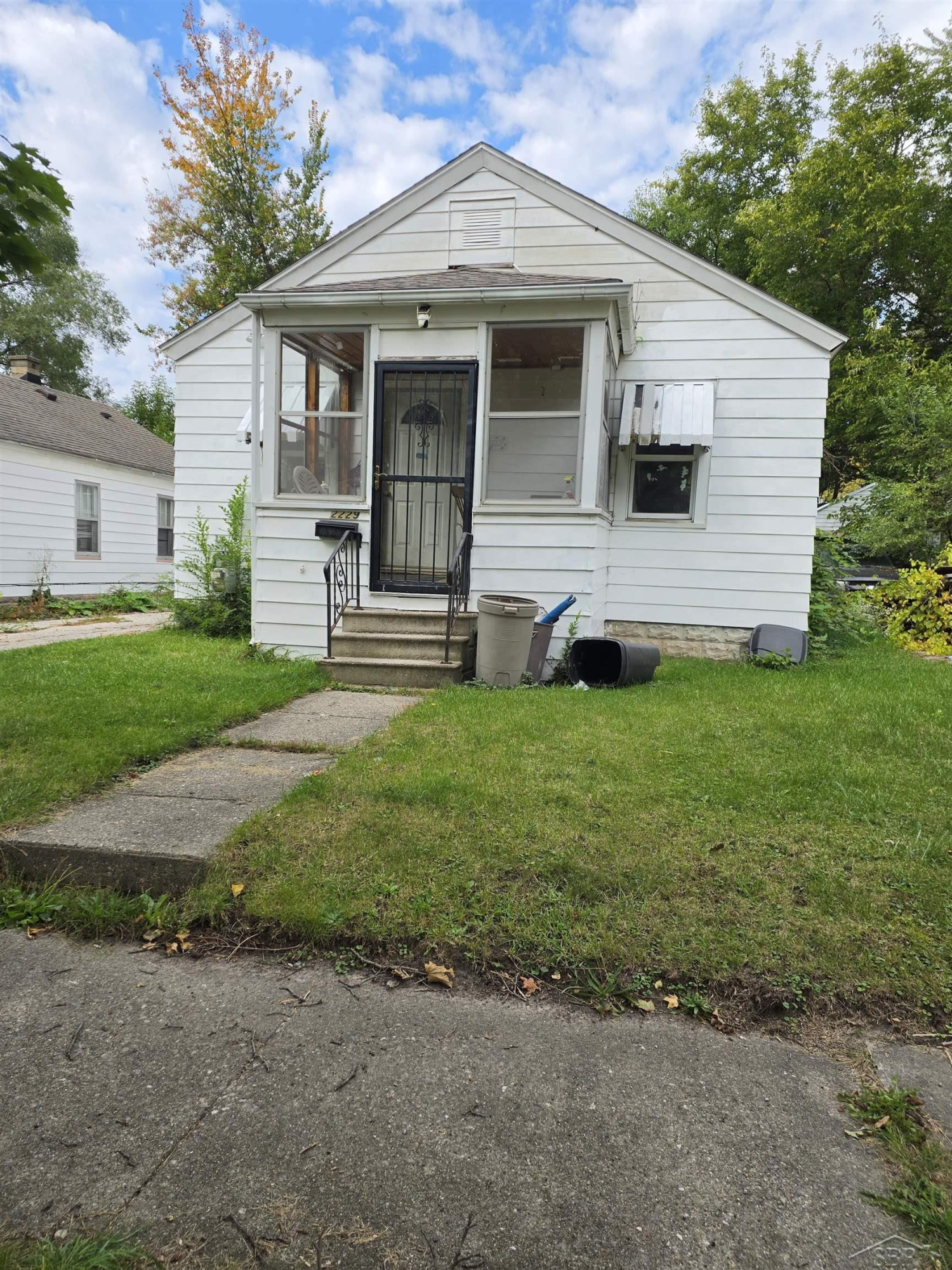 2229 S Niagara Street, Saginaw, MI 48602