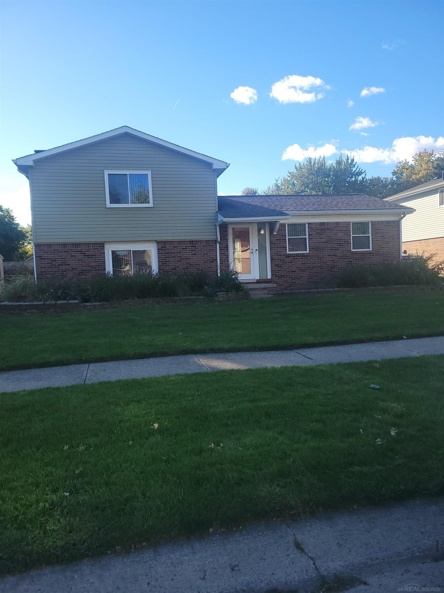 42619 Walker Street, Clinton Twp, MI 48038