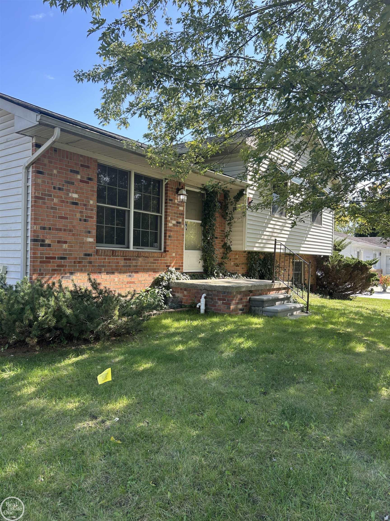 3255 Hessel Avenue, Rochester Hills, MI 48307