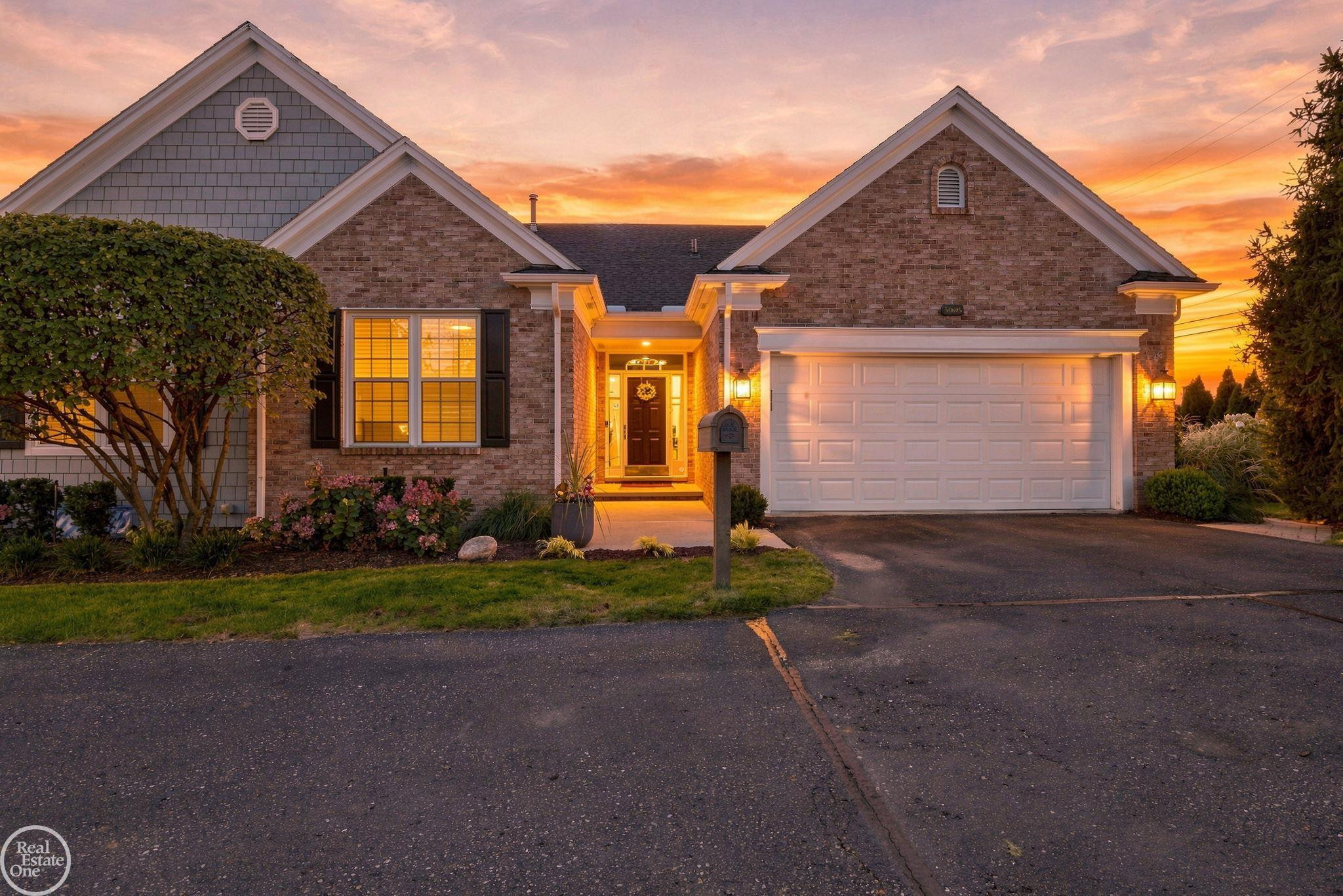 3005 Harbor Place Drive, Saint Clair Shores, MI 48080