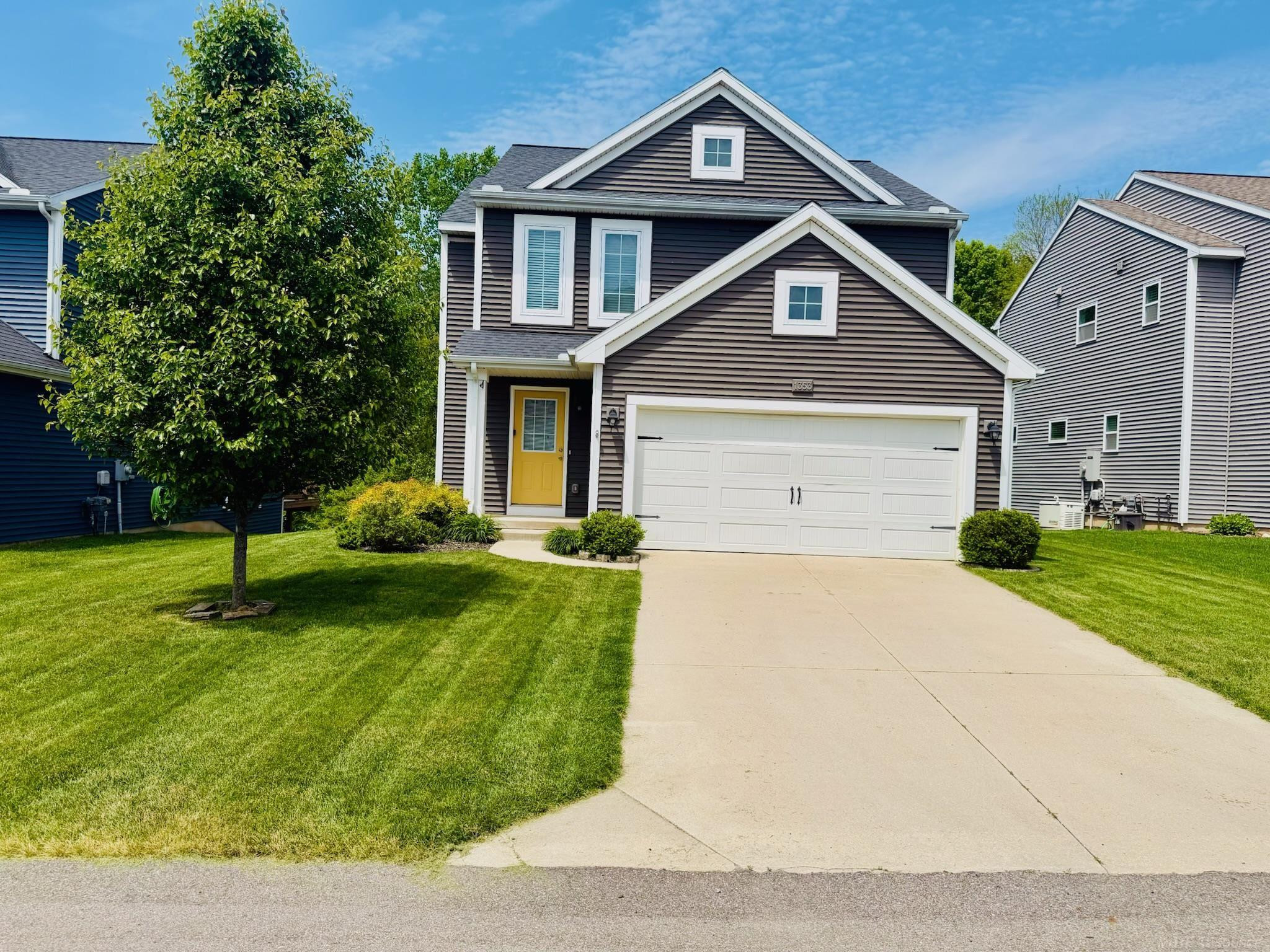 1353 Highland Hill, Lowell, MI 49331