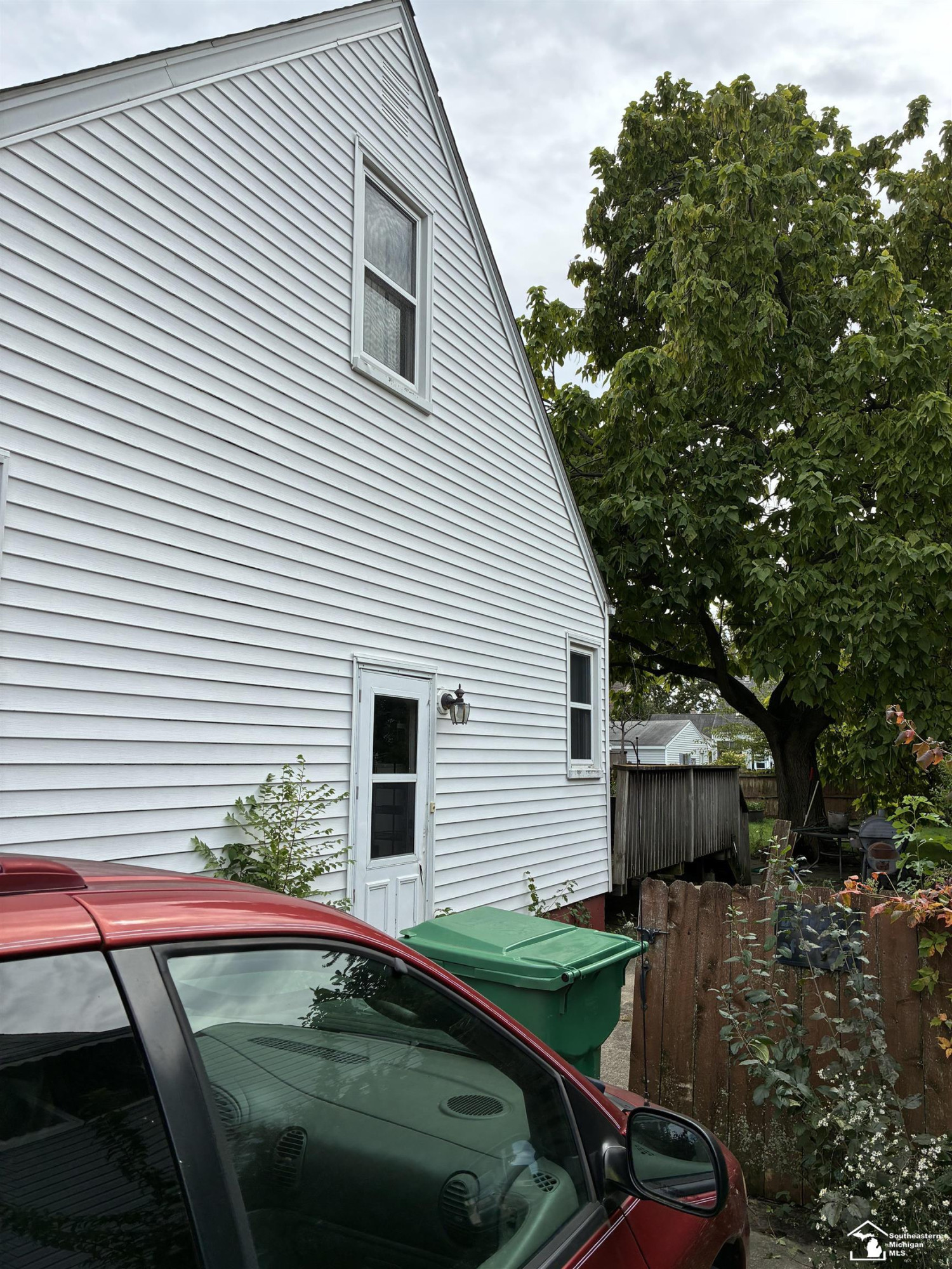 Photo 3