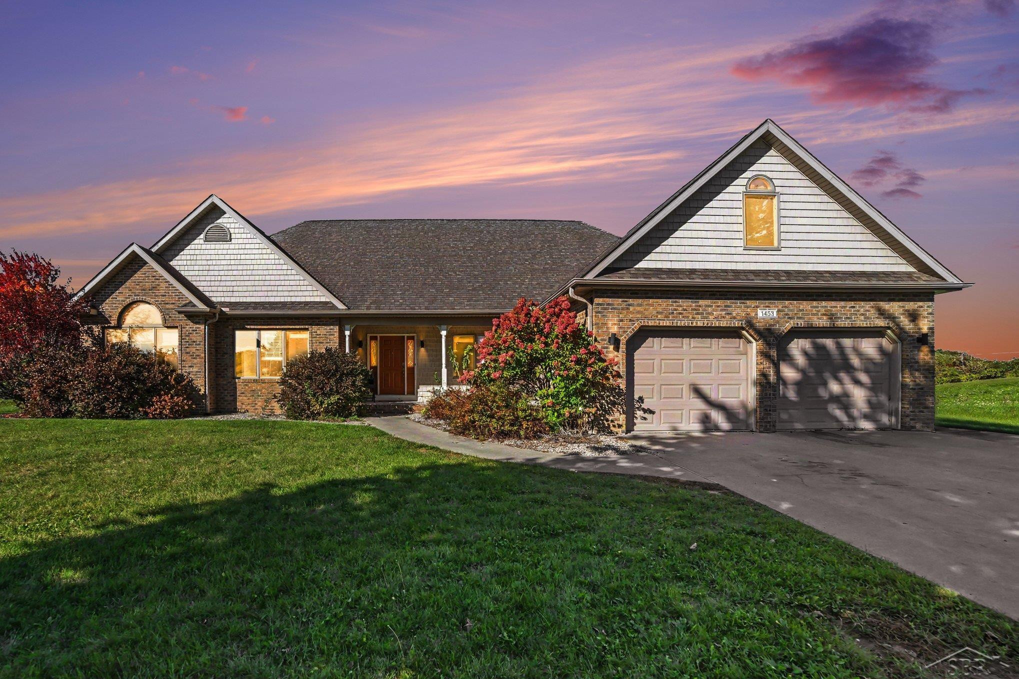 1453 Eagle Crest Court, Saginaw, MI 48609