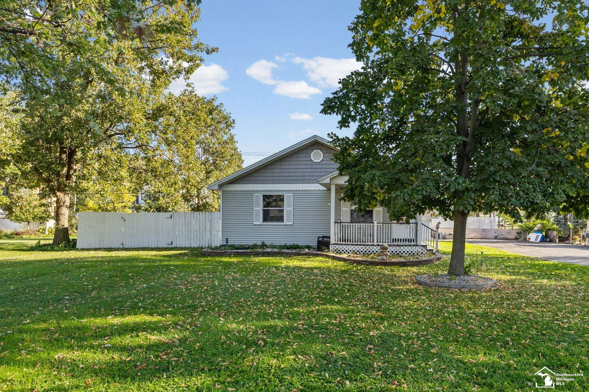 3073 Lakeshore Drive, Monroe, MI 48162