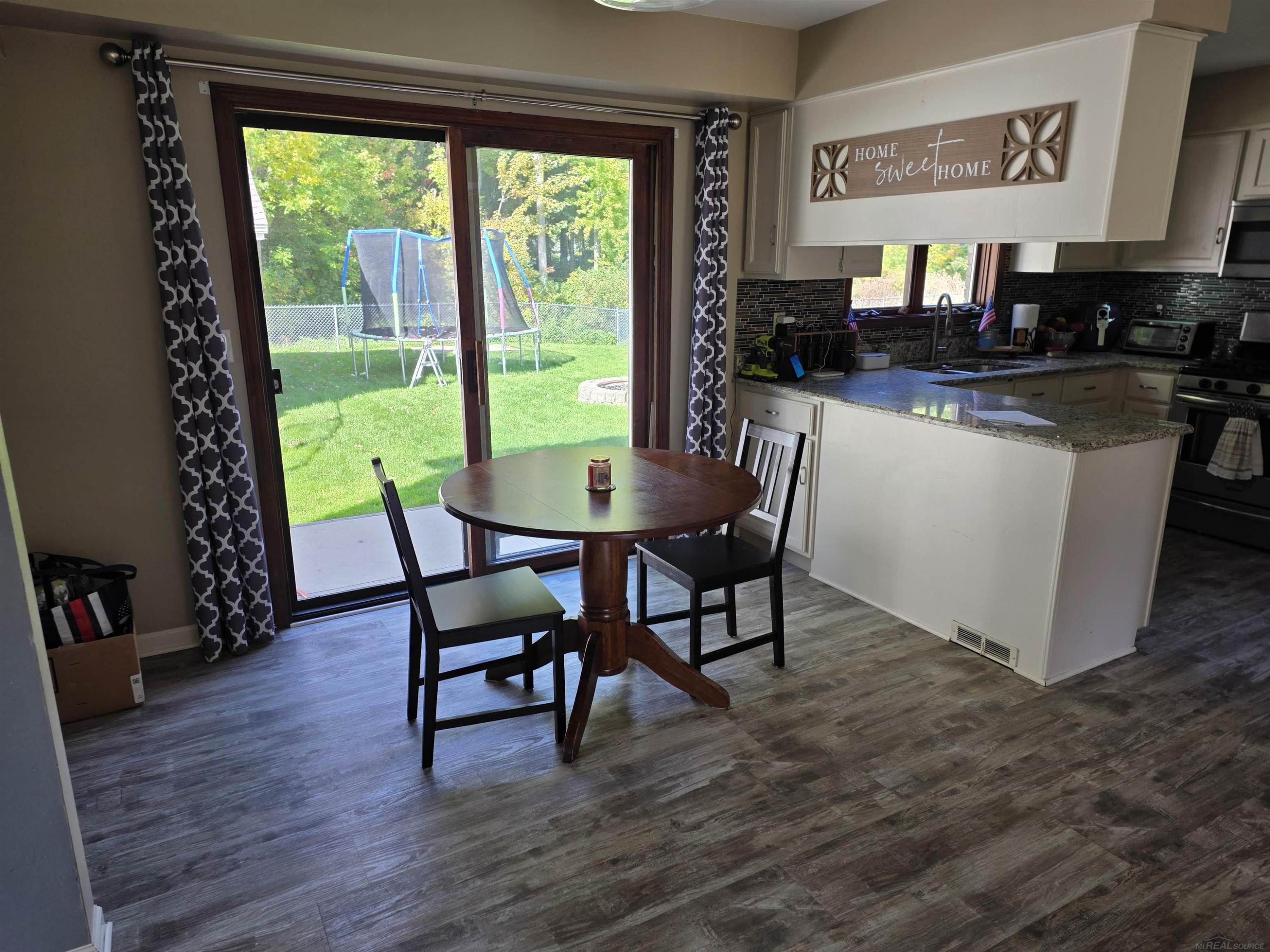 5968 Urban Drive - Photo 3