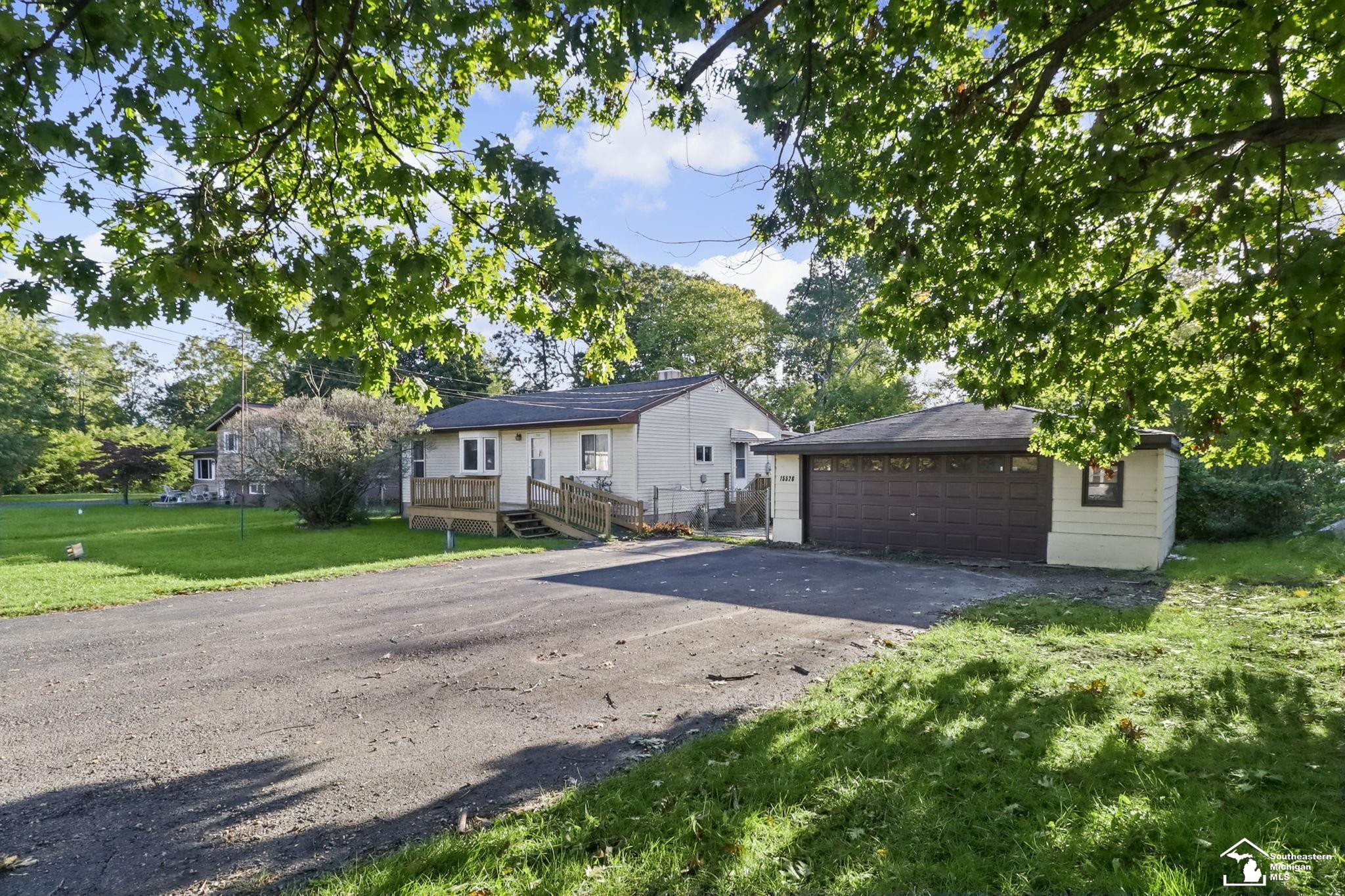 15526 Westwood Drive, Monroe, MI 48161