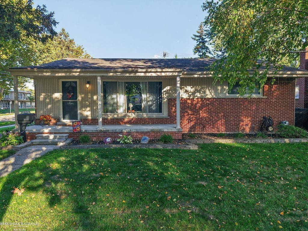 5696 Hartlein Drive, Warren, MI 48092