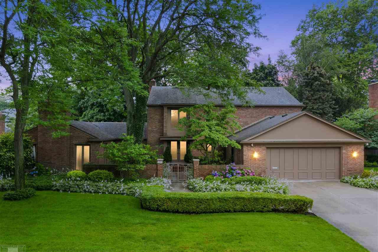 47 Fordcroft Road, Grosse Pointe Shores, MI 48236