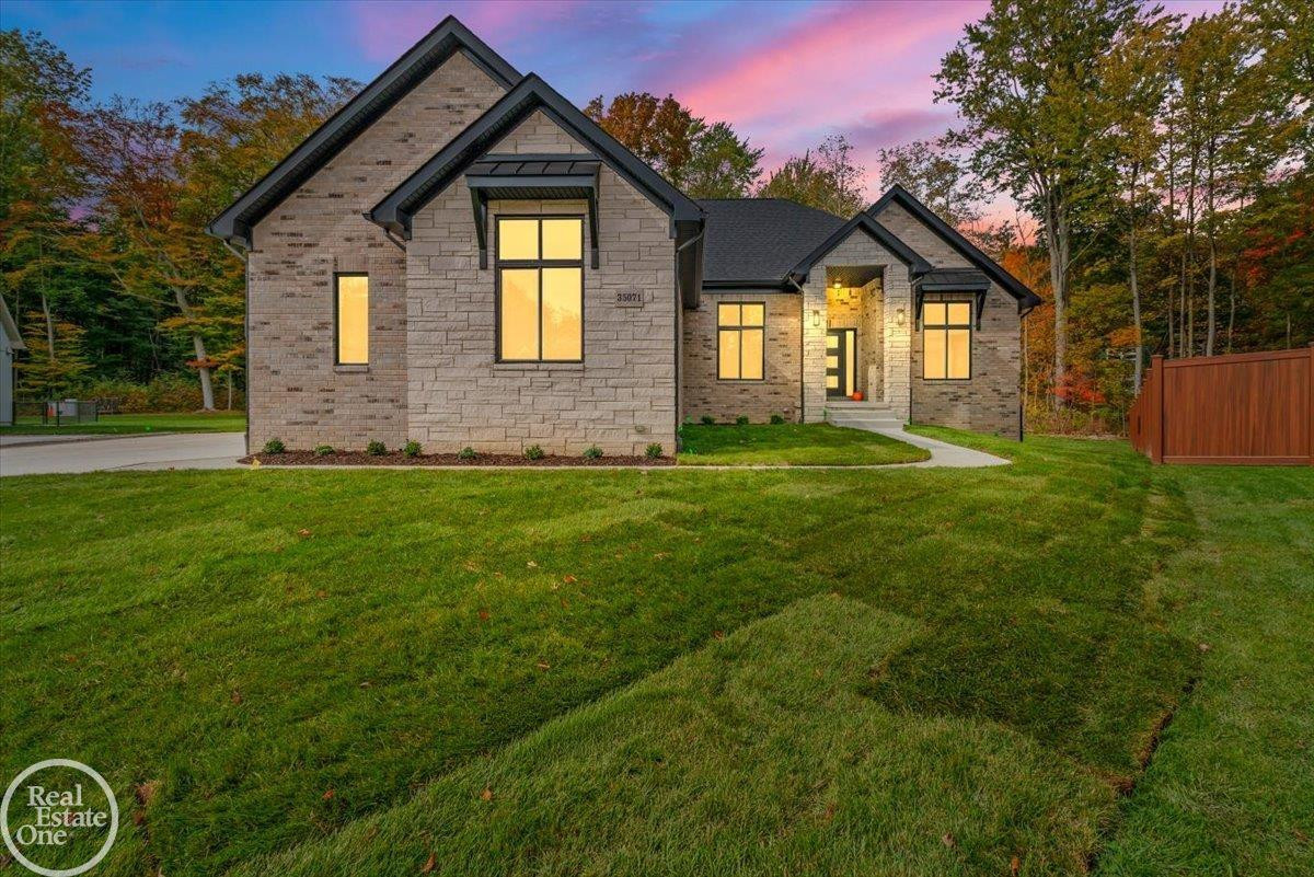35071 Woodside Drive, Richmond, MI 48062