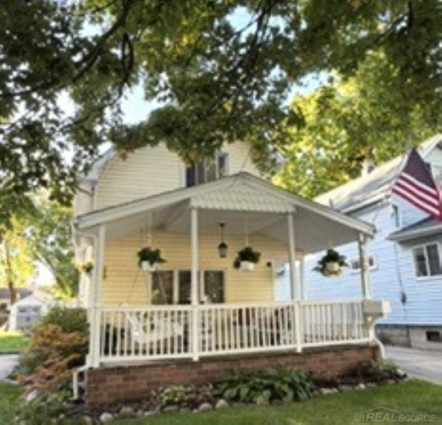 102 Smith Street, Mount Clemens, MI 48043