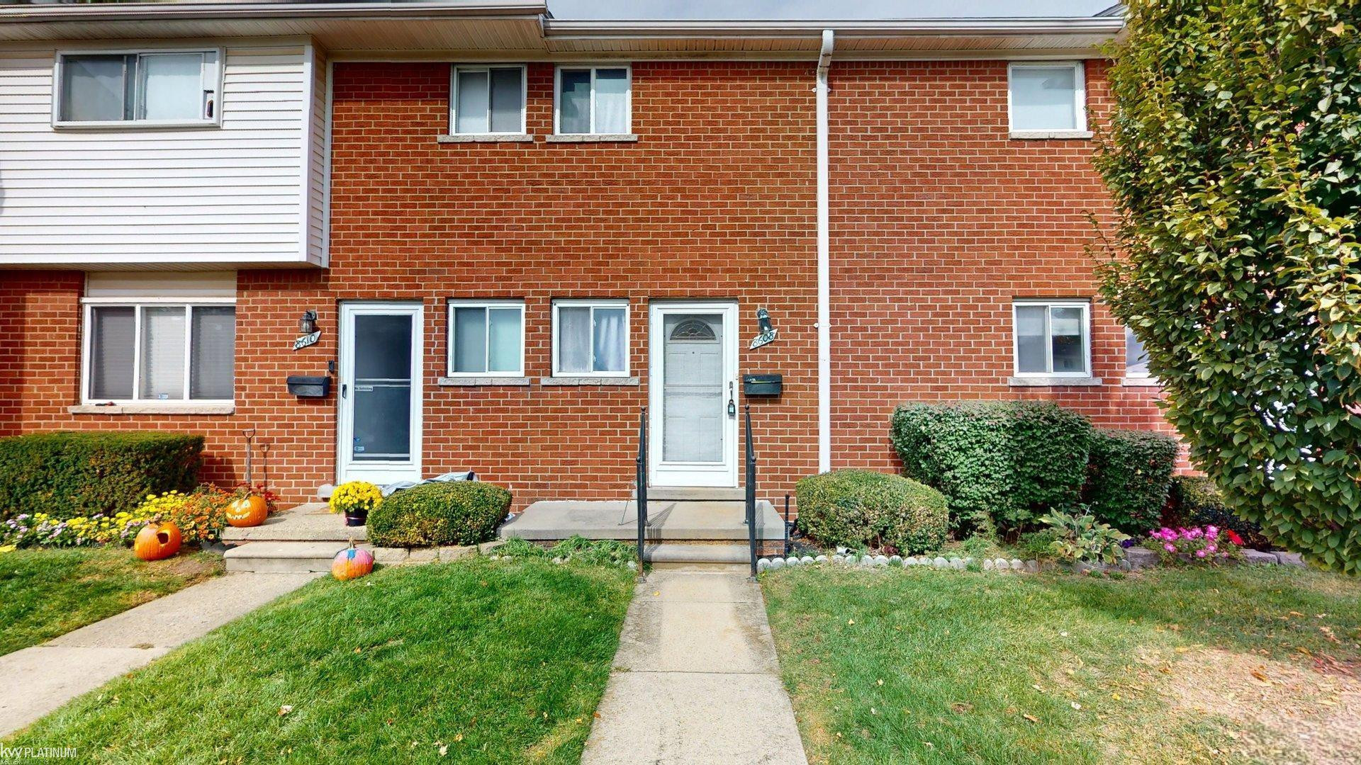 8608 Kaltz Street, Center Line, MI 48015