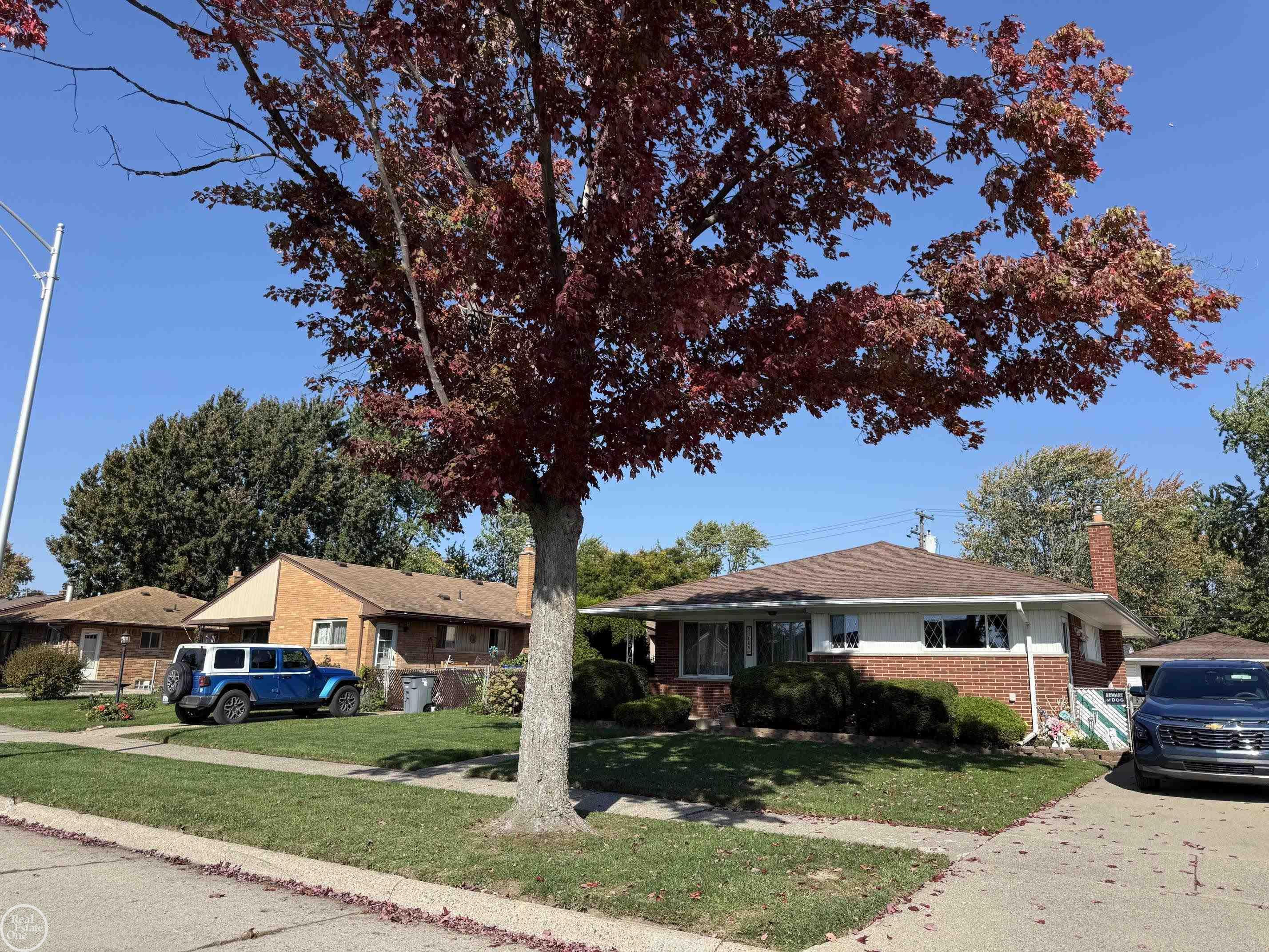 21009 Danbury Street, Clinton Twp, MI 48035
