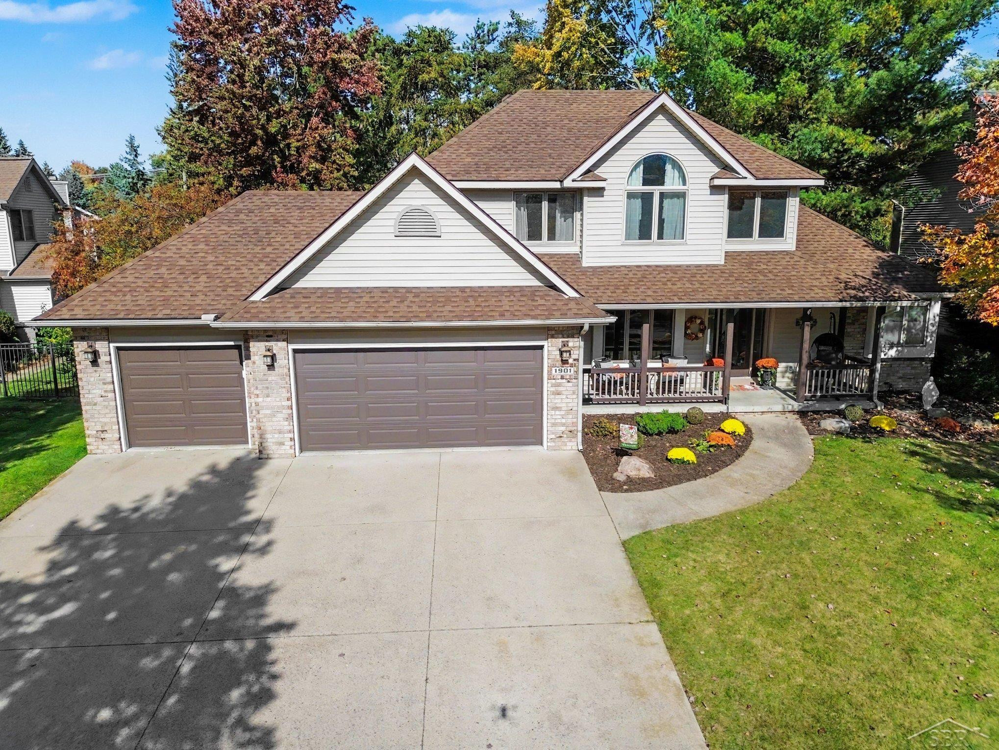 1901 E Trailwood Circle, Midland, MI 48642